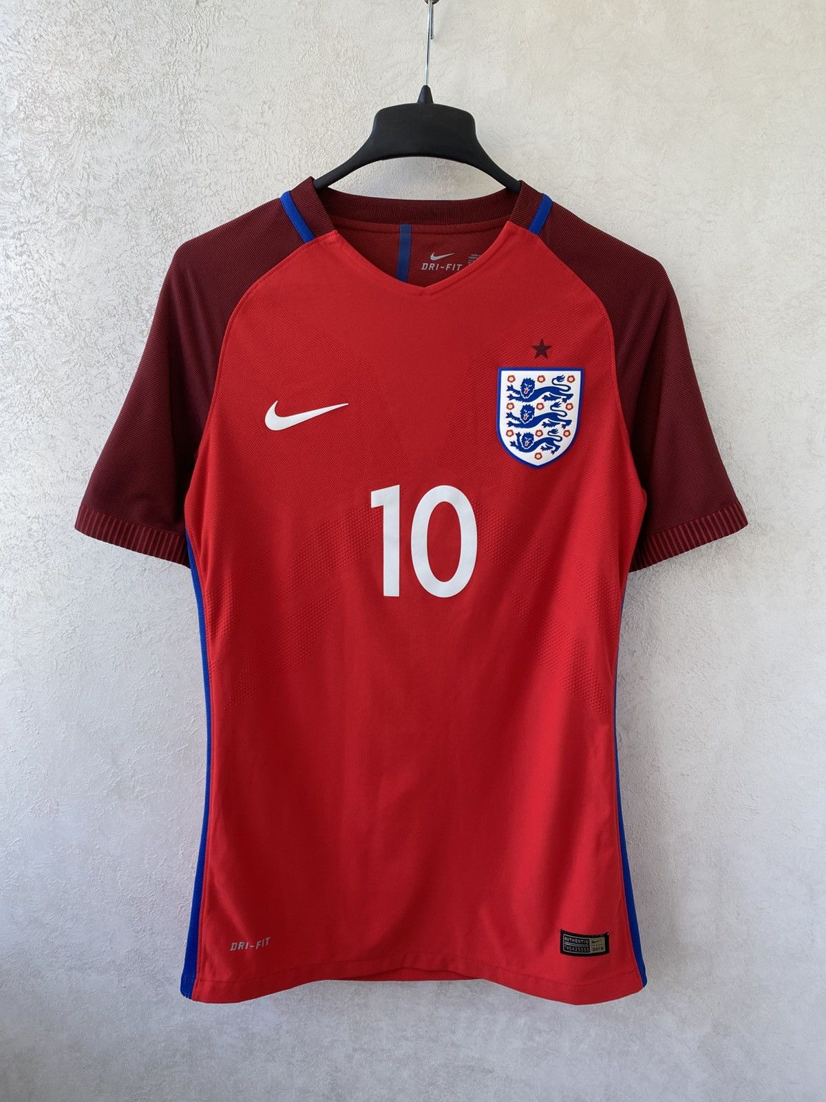 Nike ENGLAND 2016 PLAYER ISSUE #10 ROONEY FOOTBALL SHIRT NIKE Size US M / EU 48-50 / 2 - 1 Thumbnail