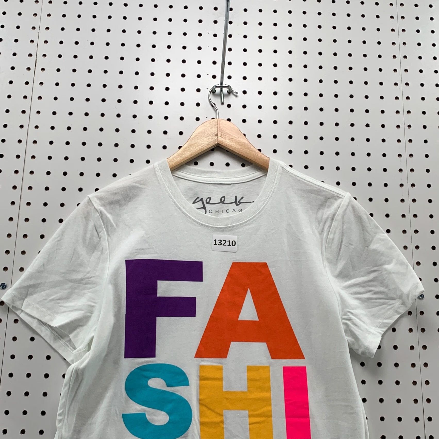 Vintage VINTAGE Fashion Geek Shirt White Adult Small Short Sleeve Graphic Tee Men Geek Theme Size S Size US S / EU 44-46 / 1 - 3 Thumbnail
