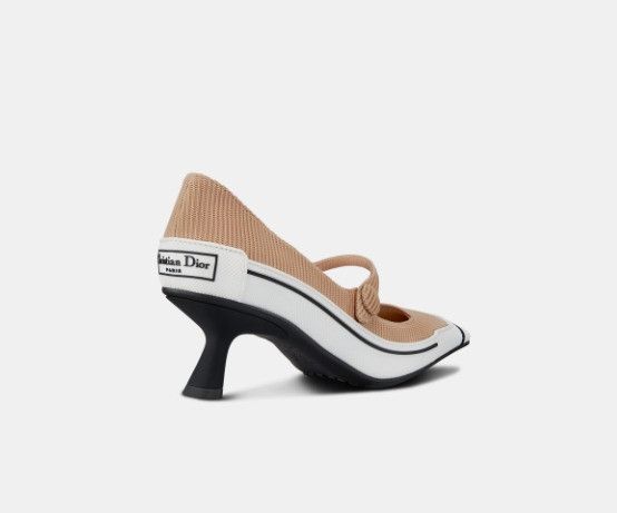 o1w1db10224 D-Motion Pump in Nude & White