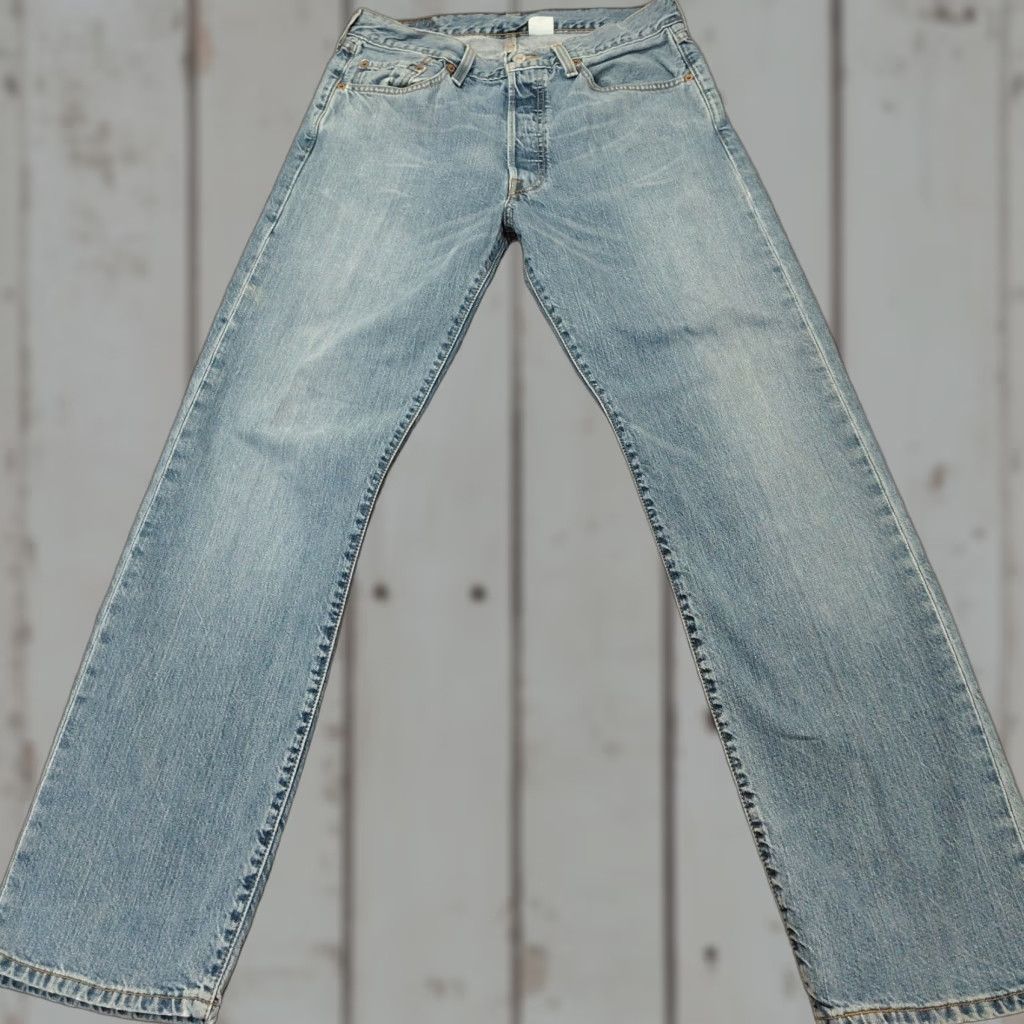 Levi's VINTAGE Levi's 501 Jeans Mens 33x32 Blue Denim Button Fly Y2K 02/05 Act 31x32 Classic Straight 5-Pocket Size US 33 - 1 Thumbnail