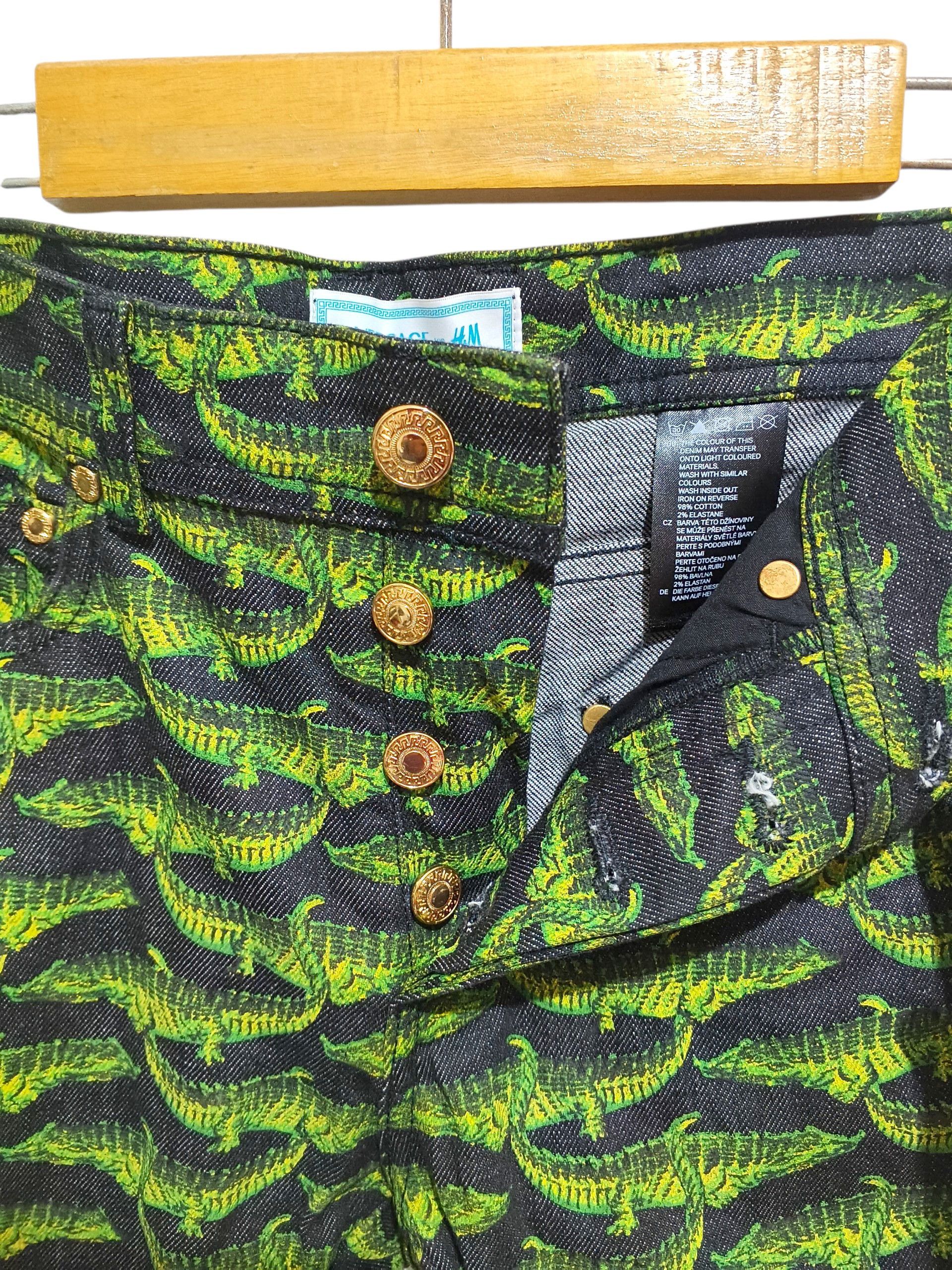 H&M × Versace Versace x HM FW 2011 Crocodile Allover Print Deni Size US 29 - 4 Thumbnail