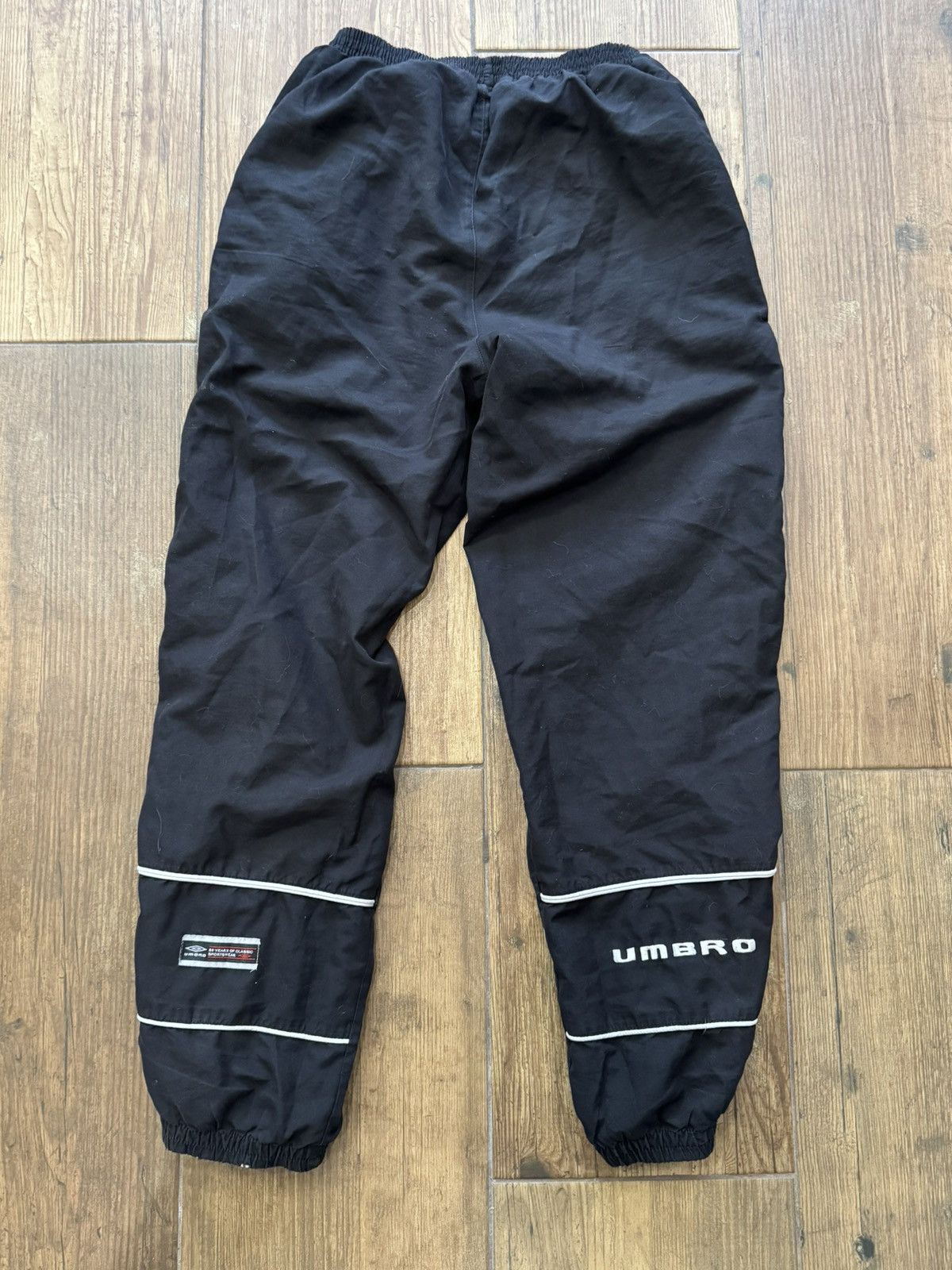 Umbro Umbro Track Pants / Black Mesh Lined Size US 30 / EU 46 - 1 Thumbnail