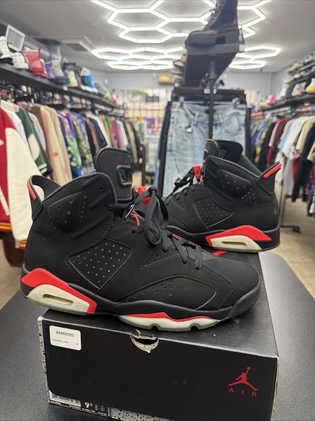 Jordan Brand Air Jordan 6 Retro Black Infrared 2019 Men's Size 9.5 OG All Size US 9.5 / EU 42-43 - 3 Thumbnail