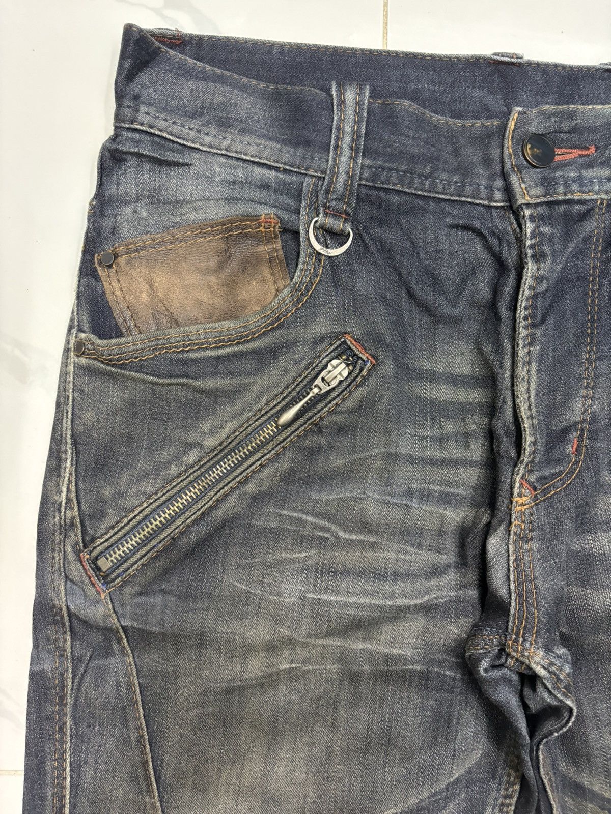 Nicole Club HIDEWAYS NICOLE Flare Slim Cut Dark Denim Distress Jeans Size US 32 / EU 48 - 12 Thumbnail