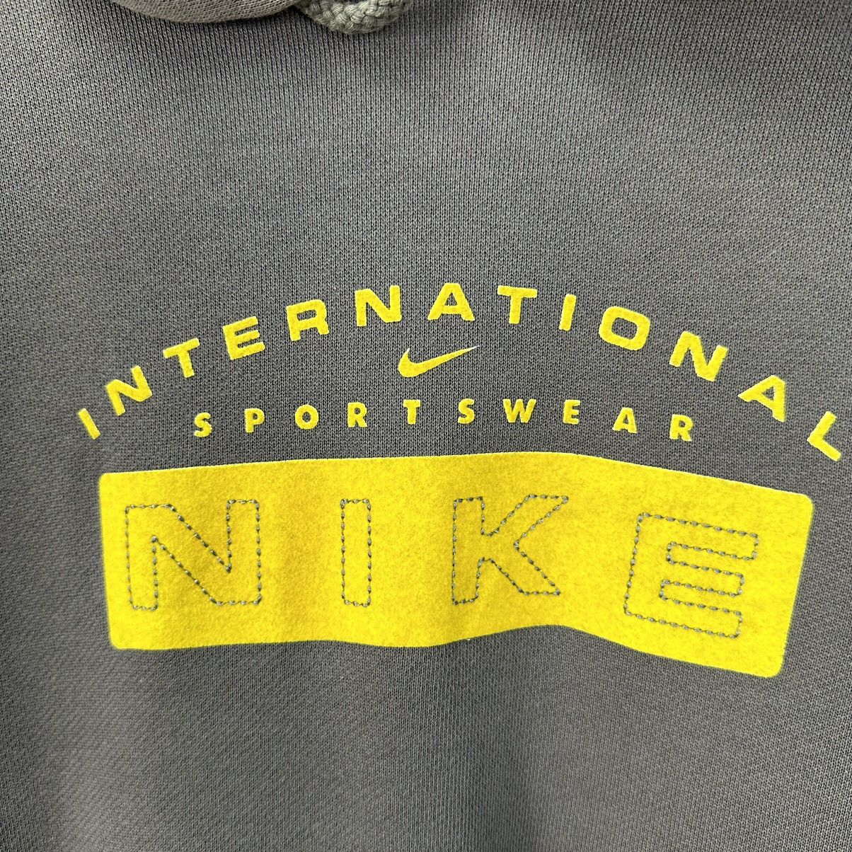 Nike Vintage Nike International Sportswear Center Logo Z147 Size US L / EU 52-54 / 3 - 3 Thumbnail