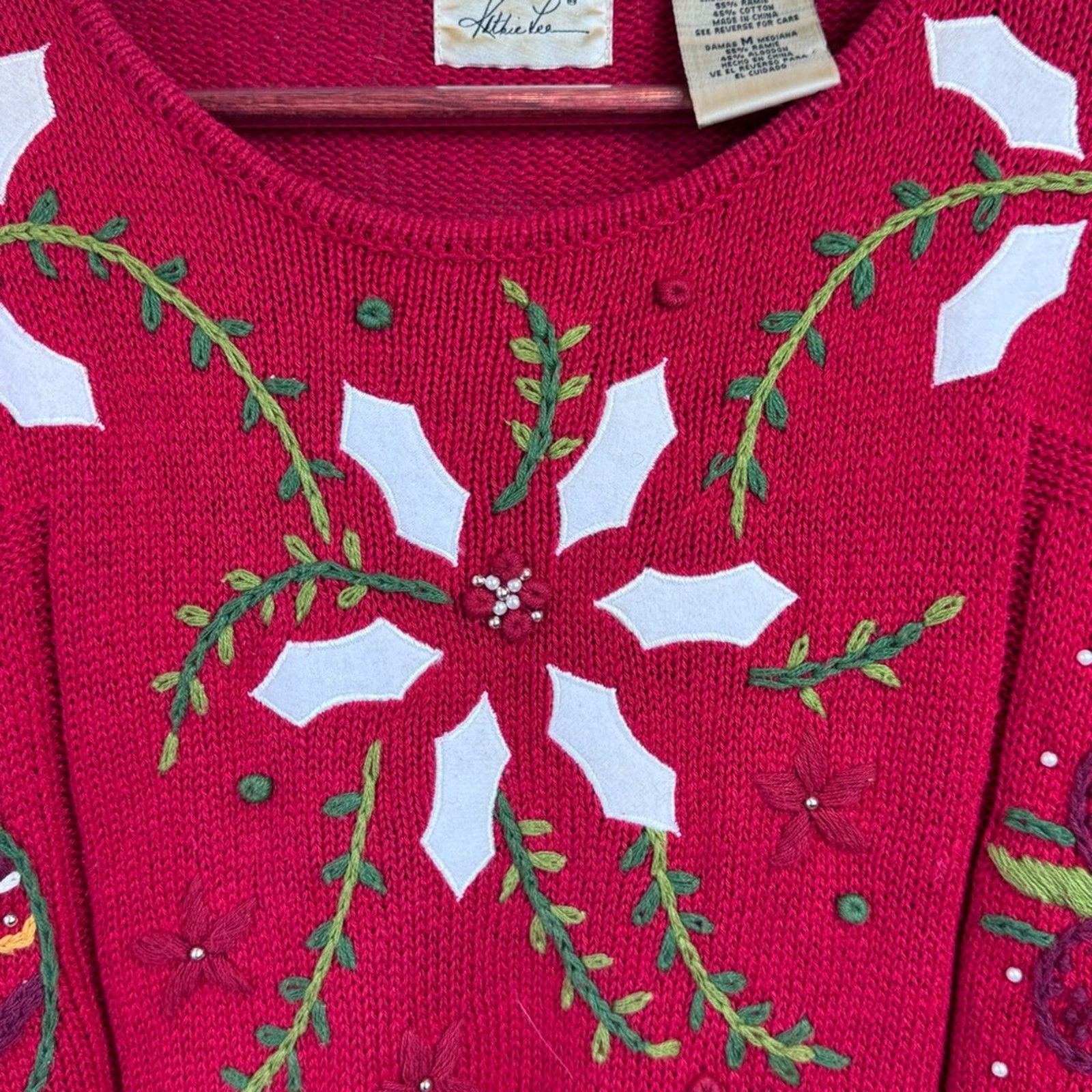 Vintage Christmas Red Beaded Appliqué Pullover Sweater Women’s M/L Size M / US 6-8 / IT 42-44 - 9 Thumbnail