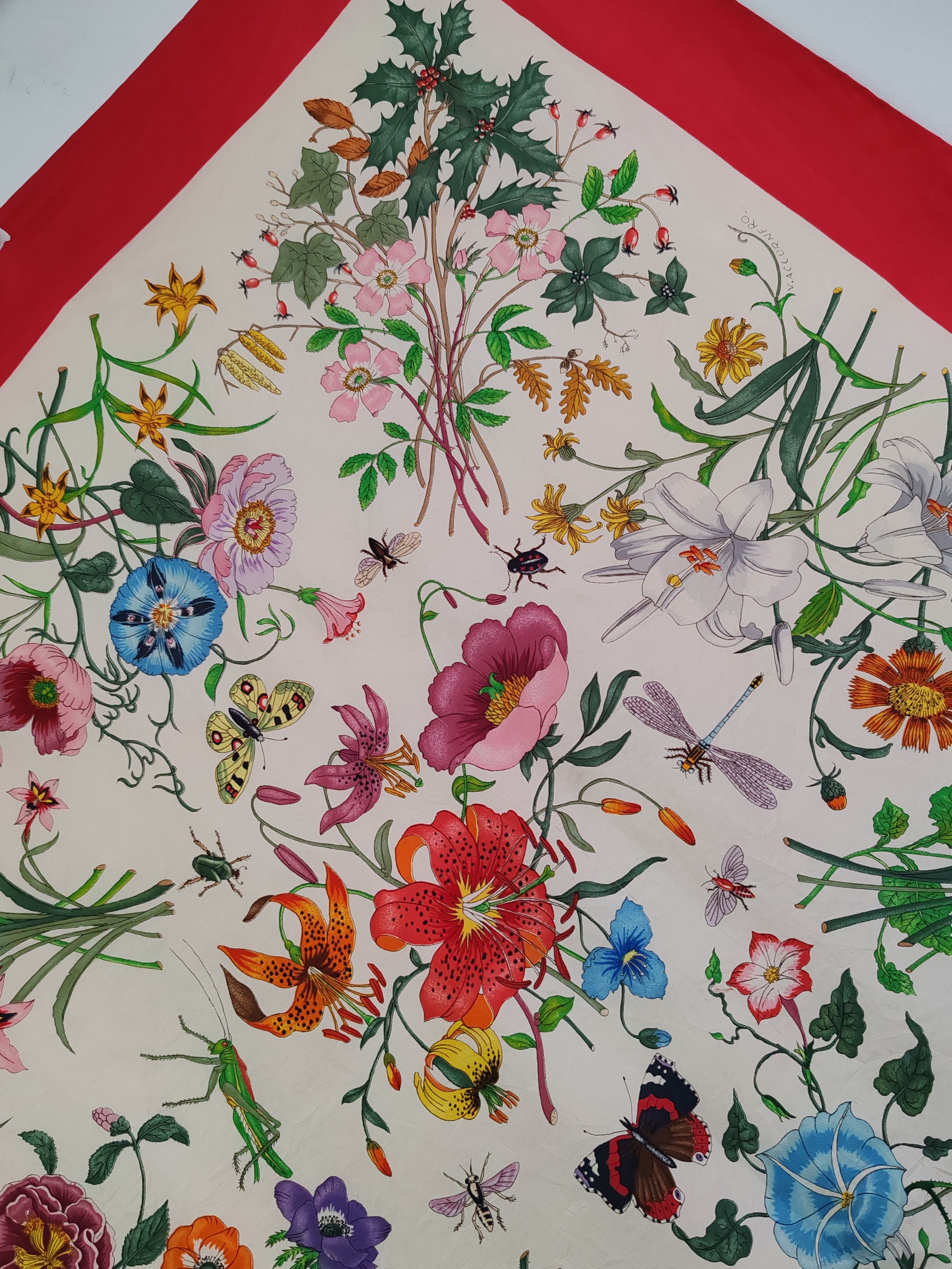 Gucci Gucci V.Accornero floral vintage silk scarf in red frame Size ONE SIZE - 7 Thumbnail