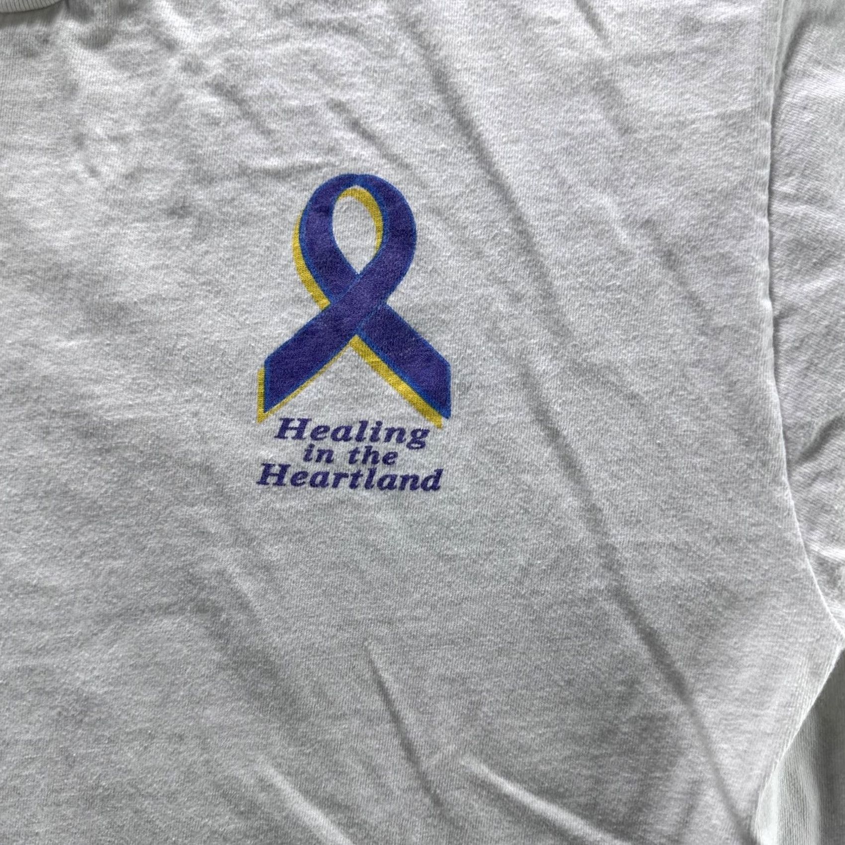 Hanes VINTAGE Hanes Shirt Mens L White Healing In The Heartland Ribbon Graphic Beefy-T Shirt Size US L / EU 52-54 / 3 - 2 Thumbnail