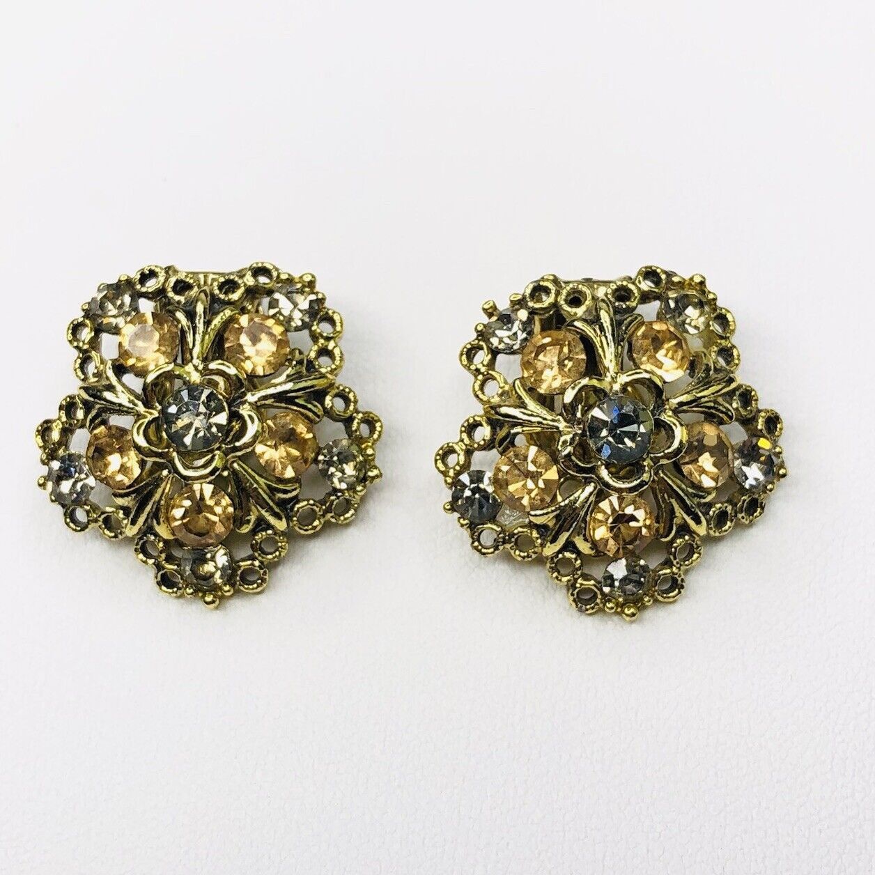 Other VTG Gold Tone Glam Clip Earrings Dome Flower Crystal Pastel Size ONE SIZE - 2 Thumbnail