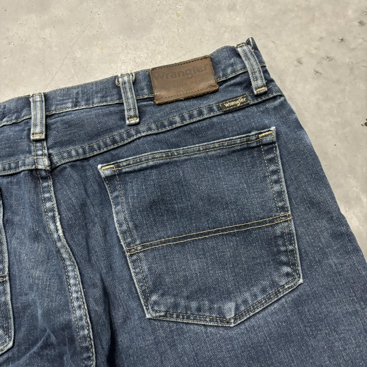Japanese Brand × Vintage Crazy Vintage Y2K/2000s Grunge Dark Wash Essential Denim Jeans! Size US 33 - 7 Thumbnail