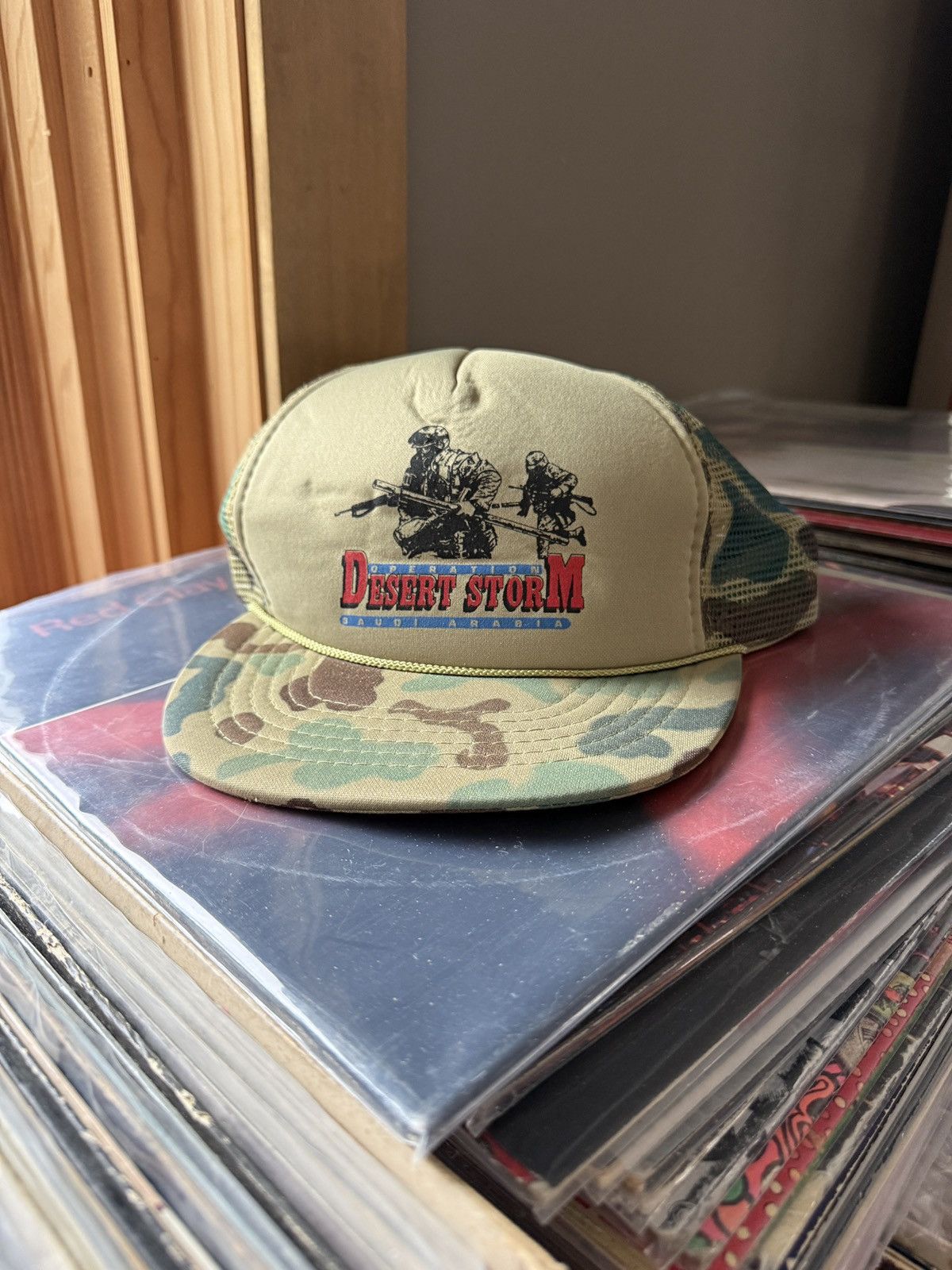 Vintage Vintage Military Desert Storm Camo Mesh Snapback Trucker Size ONE SIZE - 1 Thumbnail