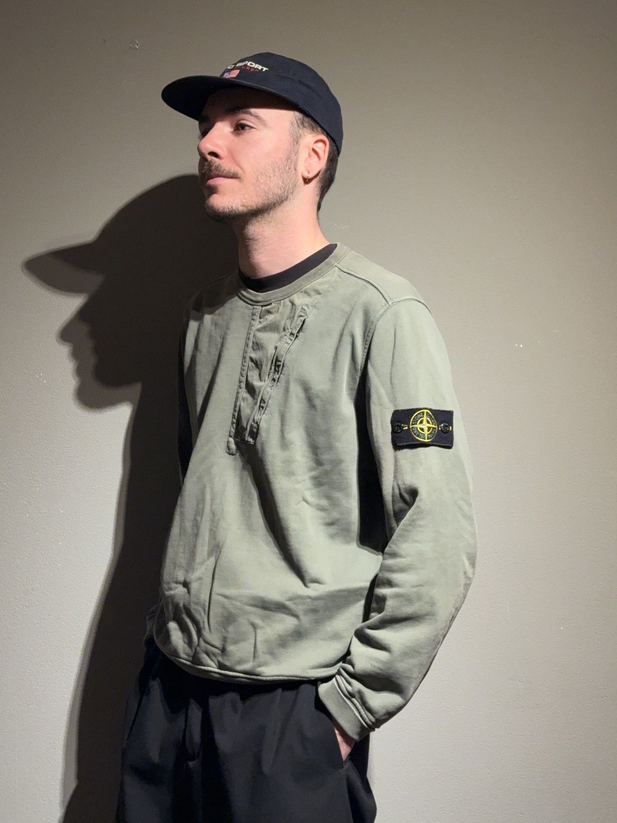Stone Island Stone Island sweater khaki green with front pocket Size US L / EU 52-54 / 3 - 2 Thumbnail