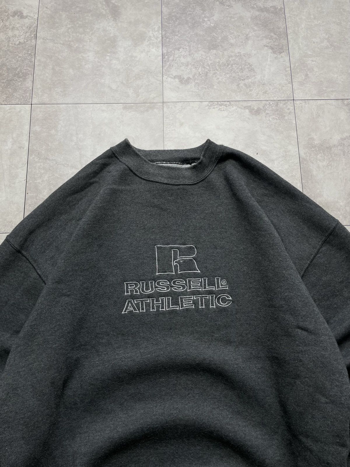 Russell Athletic Vintage Russel Athletic Embroidered Center Logo Sweatshirt Size US XXL / EU 58 / 5 - 5 Thumbnail