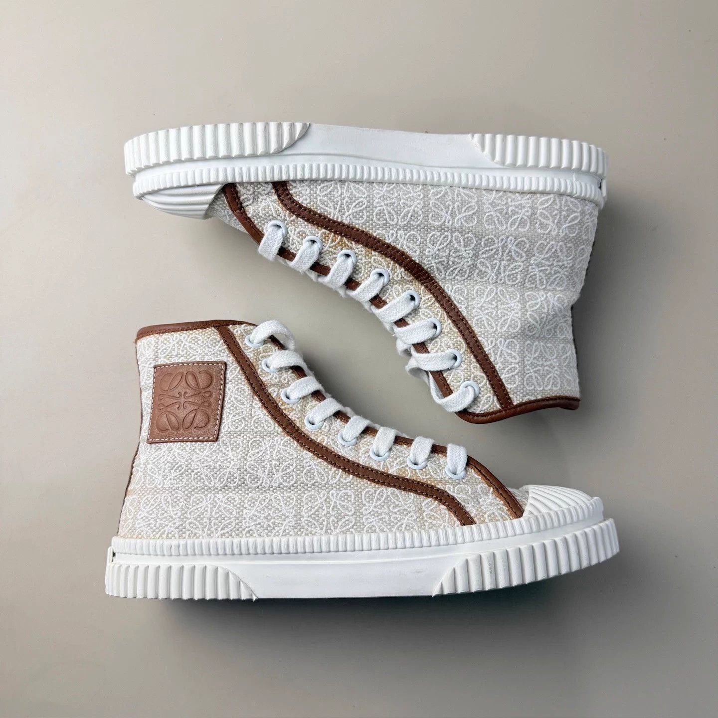 Loewe Loewe allover logo lace-up sneakers EUR35 95 new Size US 4.5 / IT 34.5 - 4 Thumbnail