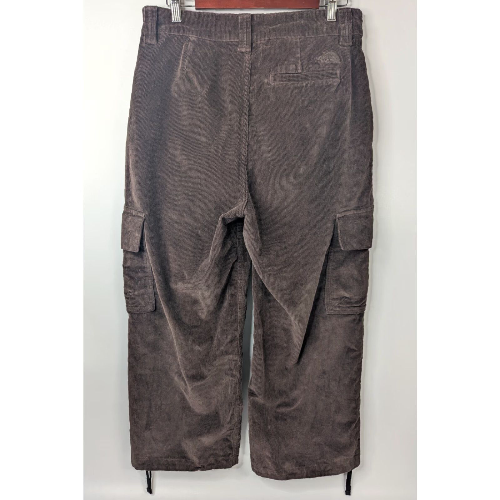 The North Face The North Face Brown Corduroy Cargo Pants Womens Size 12 Wide-Leg Utility Gorpcore Capri Folded Stretch Cotton Elastane Logo Pockets Fall Winter Mens? Size 34" / US 12 / IT 48 - 4 Thumbnail