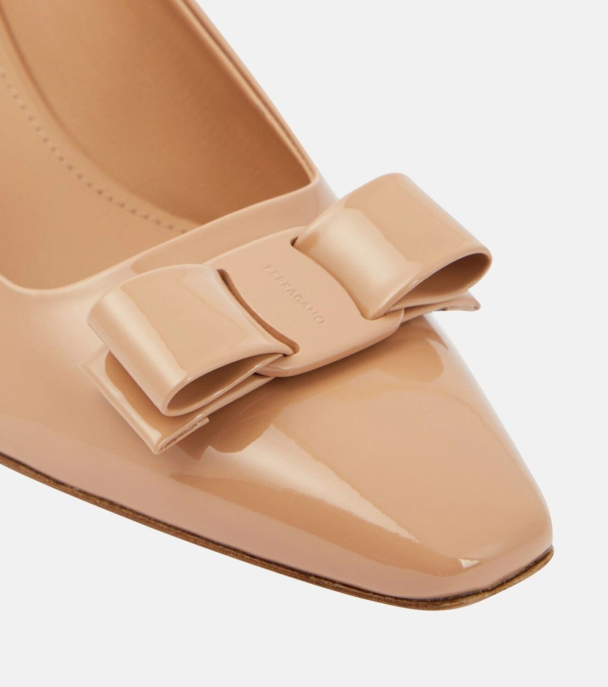 Salvatore Ferragamo o1s1rm0924 Vara Bow Pumps in Light Brown Size US 9.5 / IT 39.5 - 4 Thumbnail