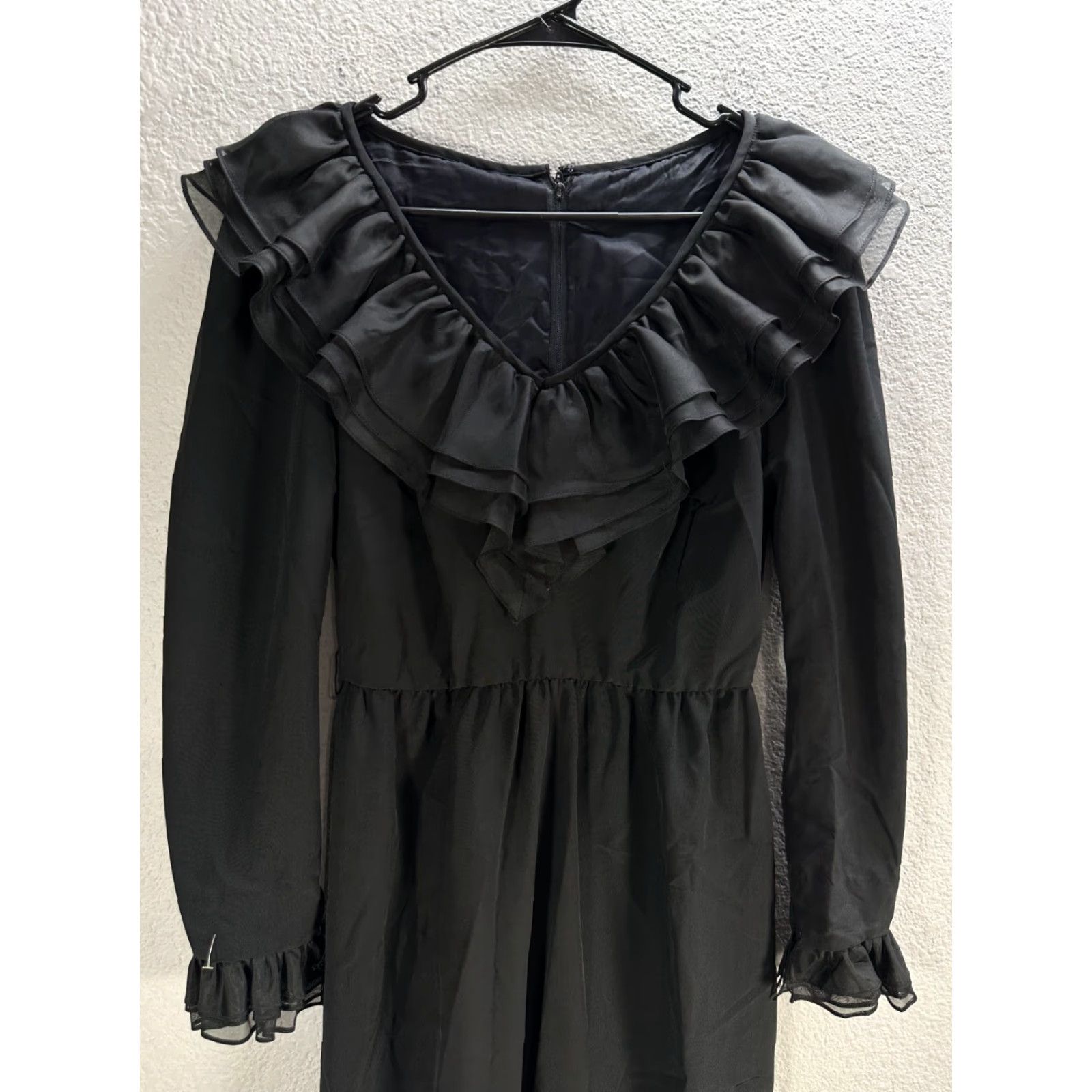 Vintage Lilli Diamond Black Ruffle V-Neck Dress Long Sleeve Knee Length Evening Sz 8 Size M / US 6-8 / IT 42-44 - 4 Thumbnail