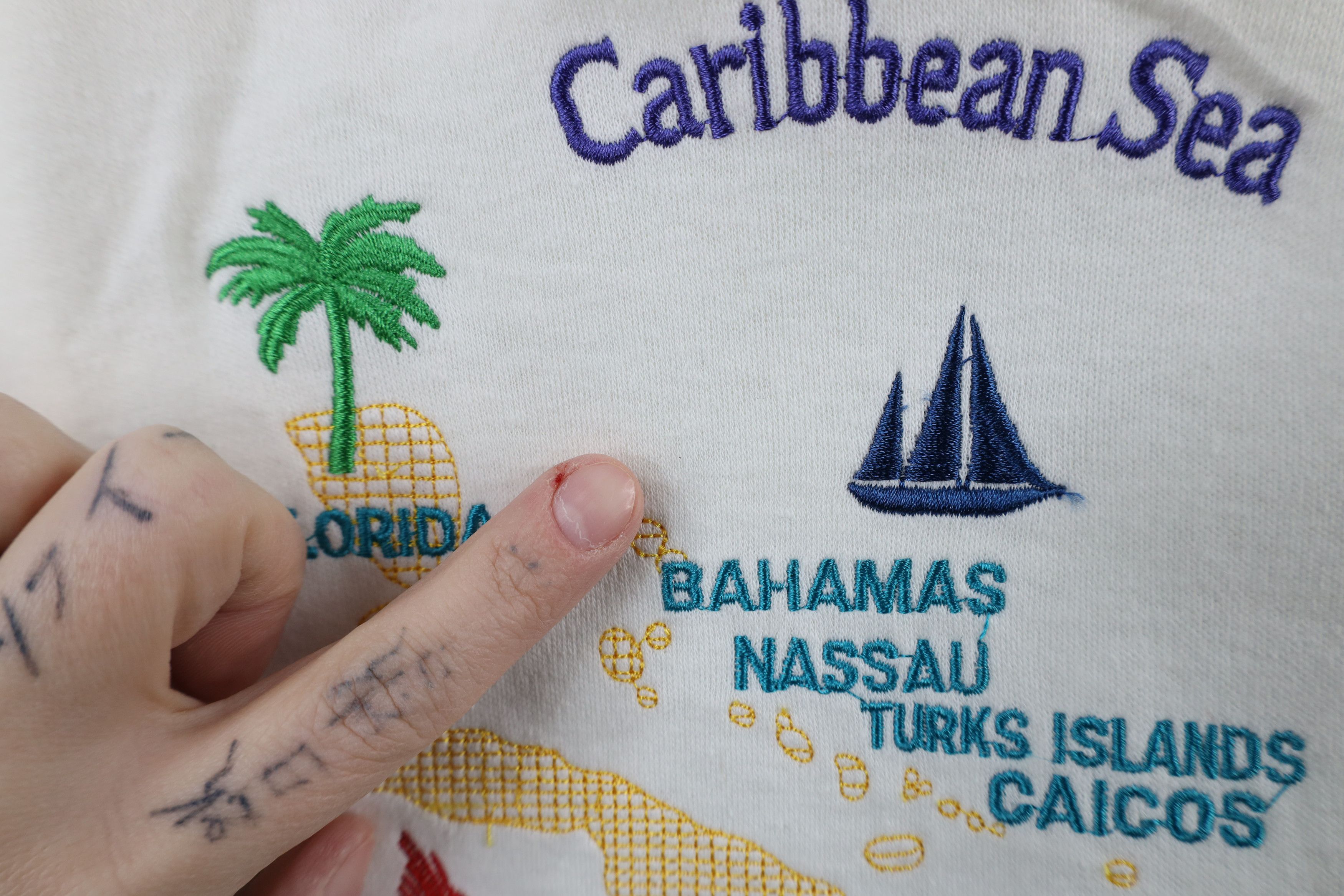 Vintage Vintage 90s Streetwear St Thomas Caribbean Sea T-Shirt USA Size L / US 10 / IT 46 - 5 Thumbnail