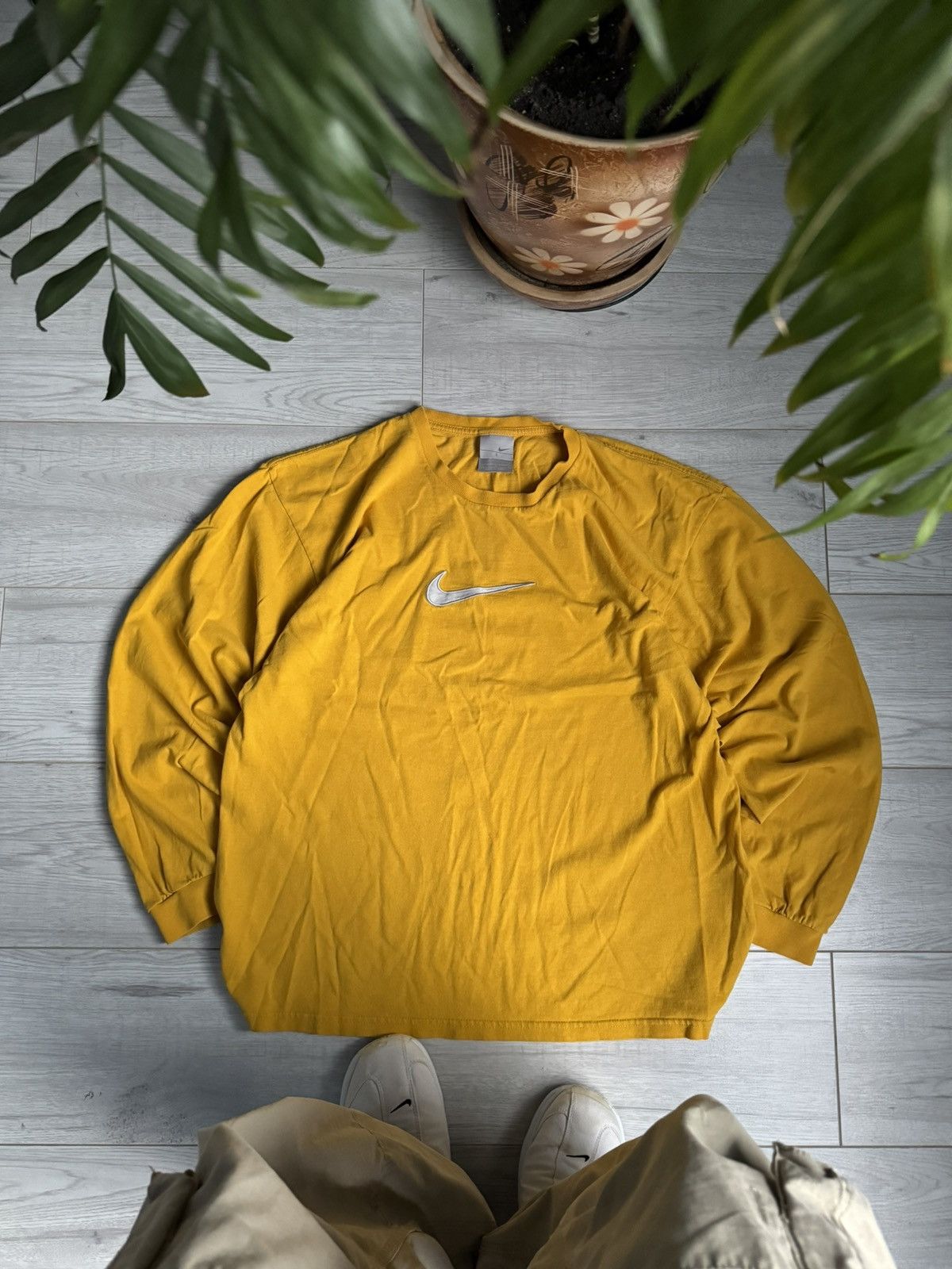 Nike × Vintage VINTAGE Nike Y2K sweatshirt Logo Swoosh centre Size US L / EU 52-54 / 3 - 1 Thumbnail