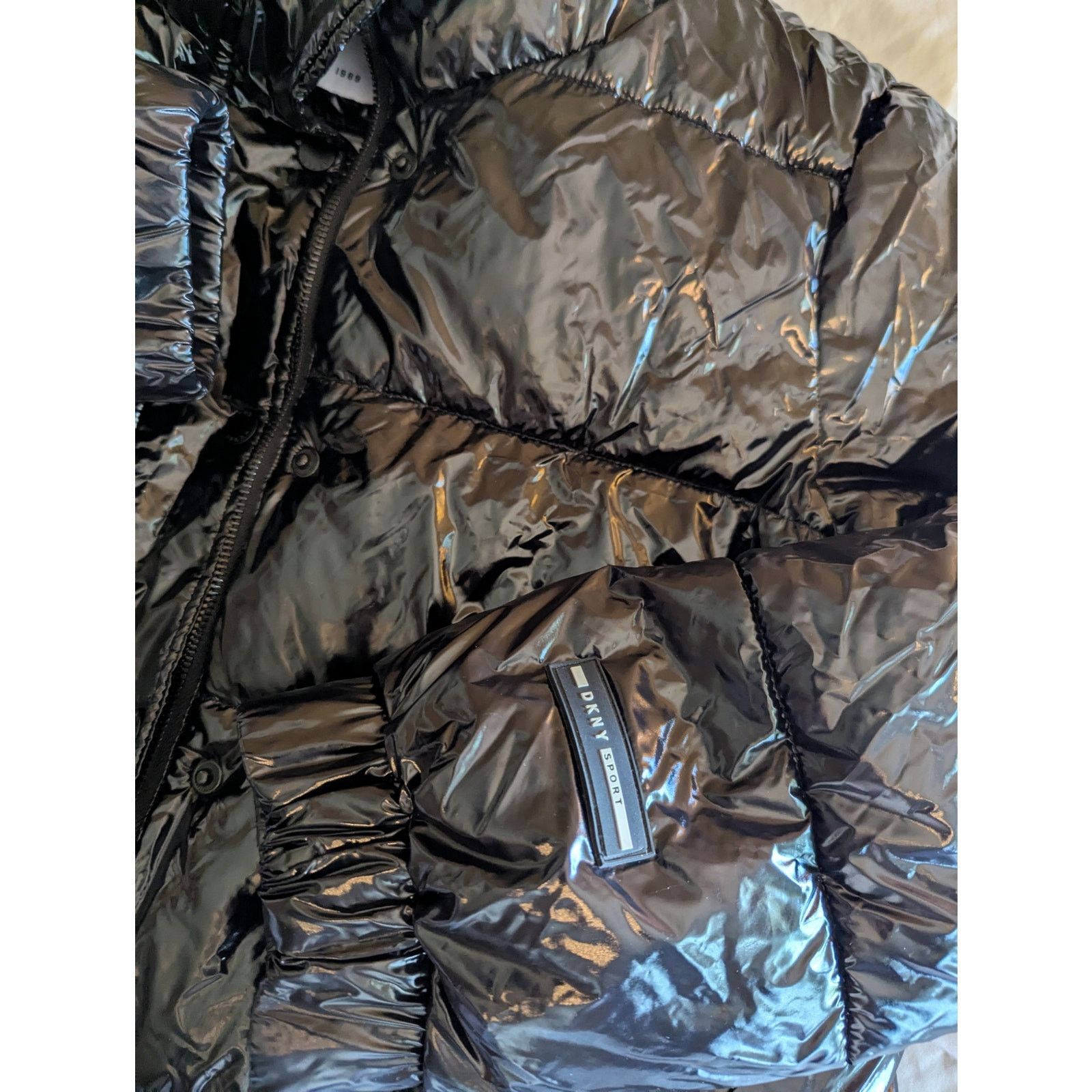 DKNY DKNY Sport Shiny Wet Look Puffer Jacket Size Large Women's Size L / US 10 / IT 46 - 2 Thumbnail