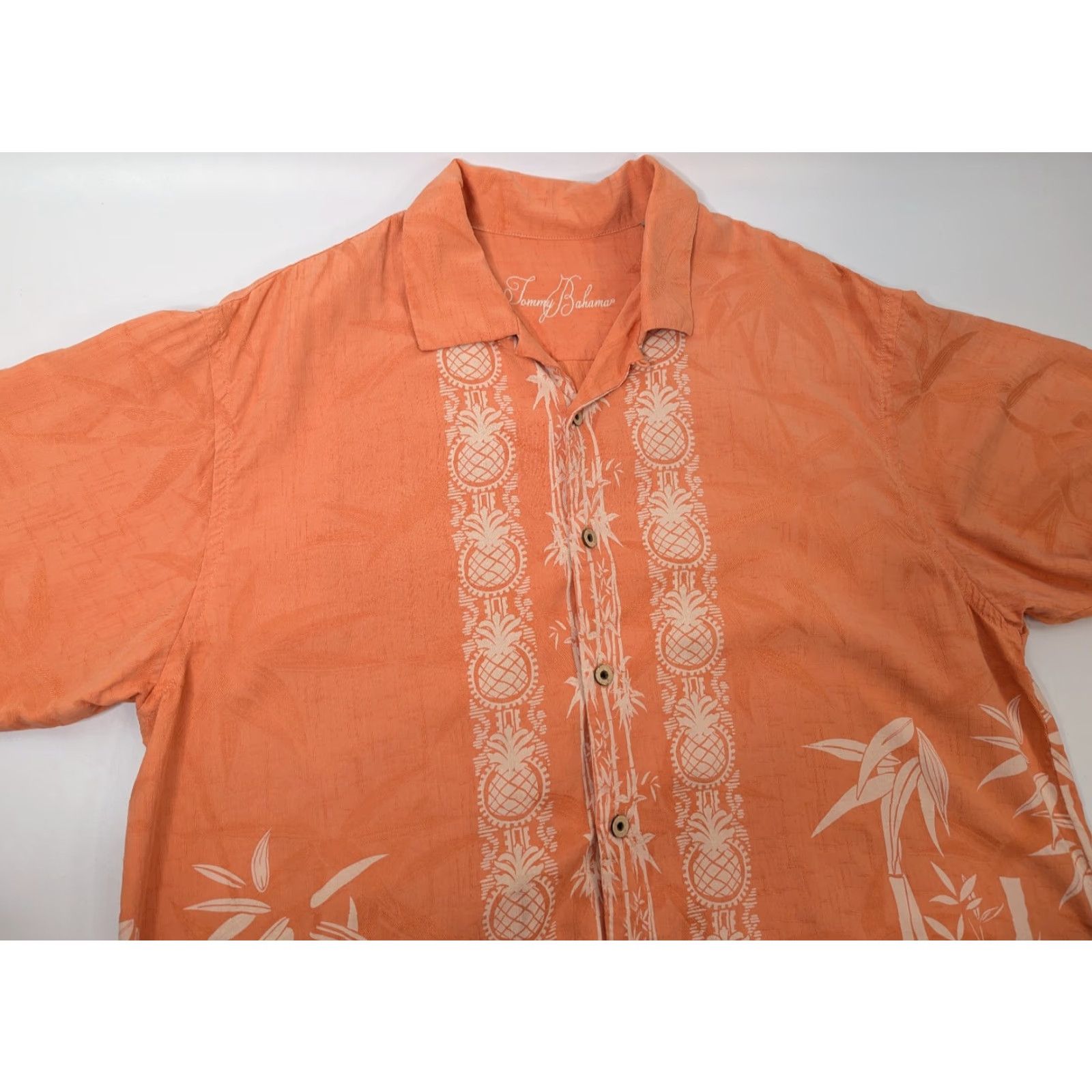 Tommy Bahama Tommy Bahama Shirt Men's XL Orange Silk Hawaiian Floral Pineapple Loop Collar Button-Up Short Sleeve Size US XL / EU 56 / 4 - 2 Thumbnail