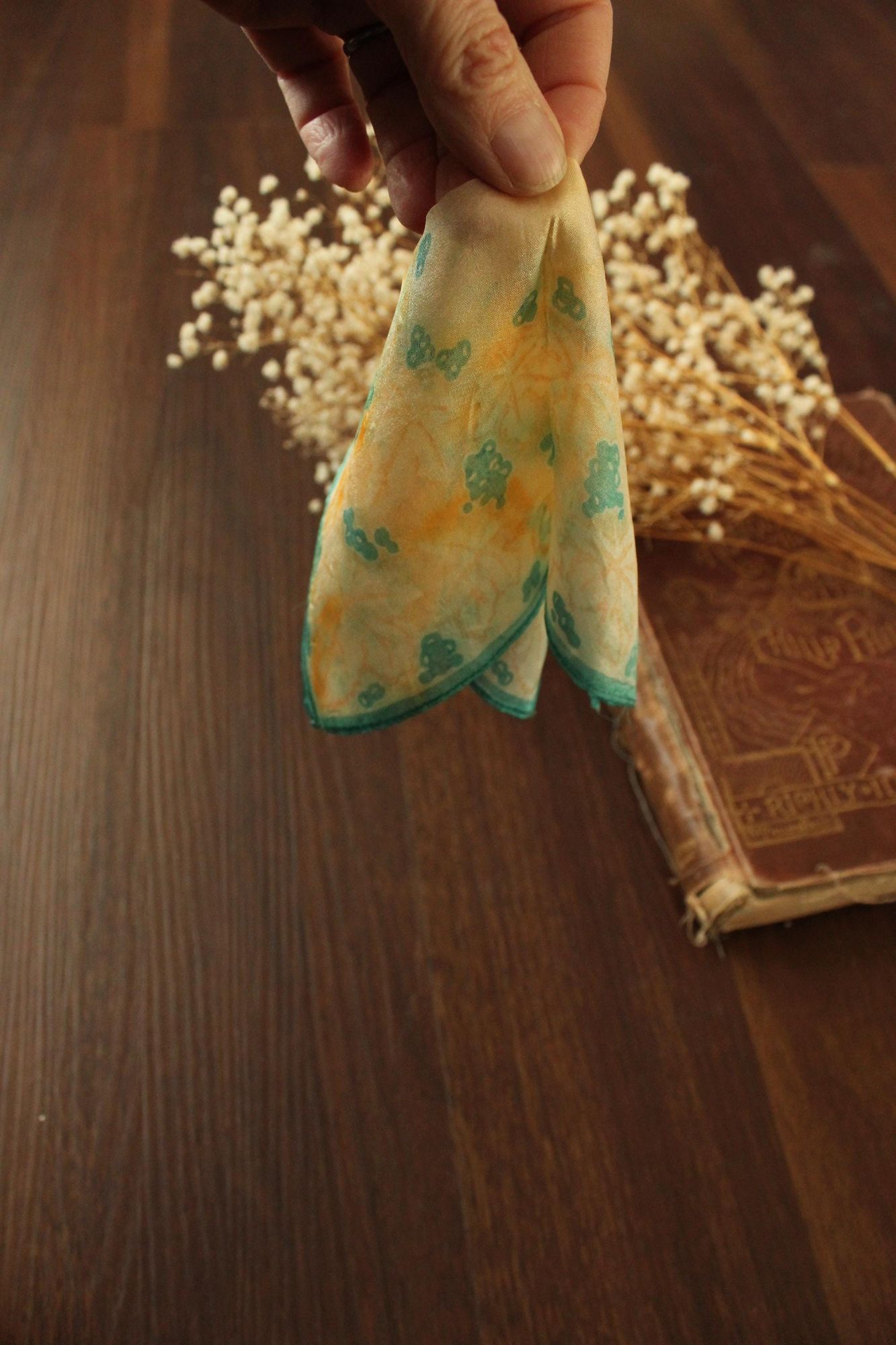 Vintage Vintage 1950s Handkerchief, Orange and Green Silk with a Lea Size ONE SIZE - 10 Thumbnail