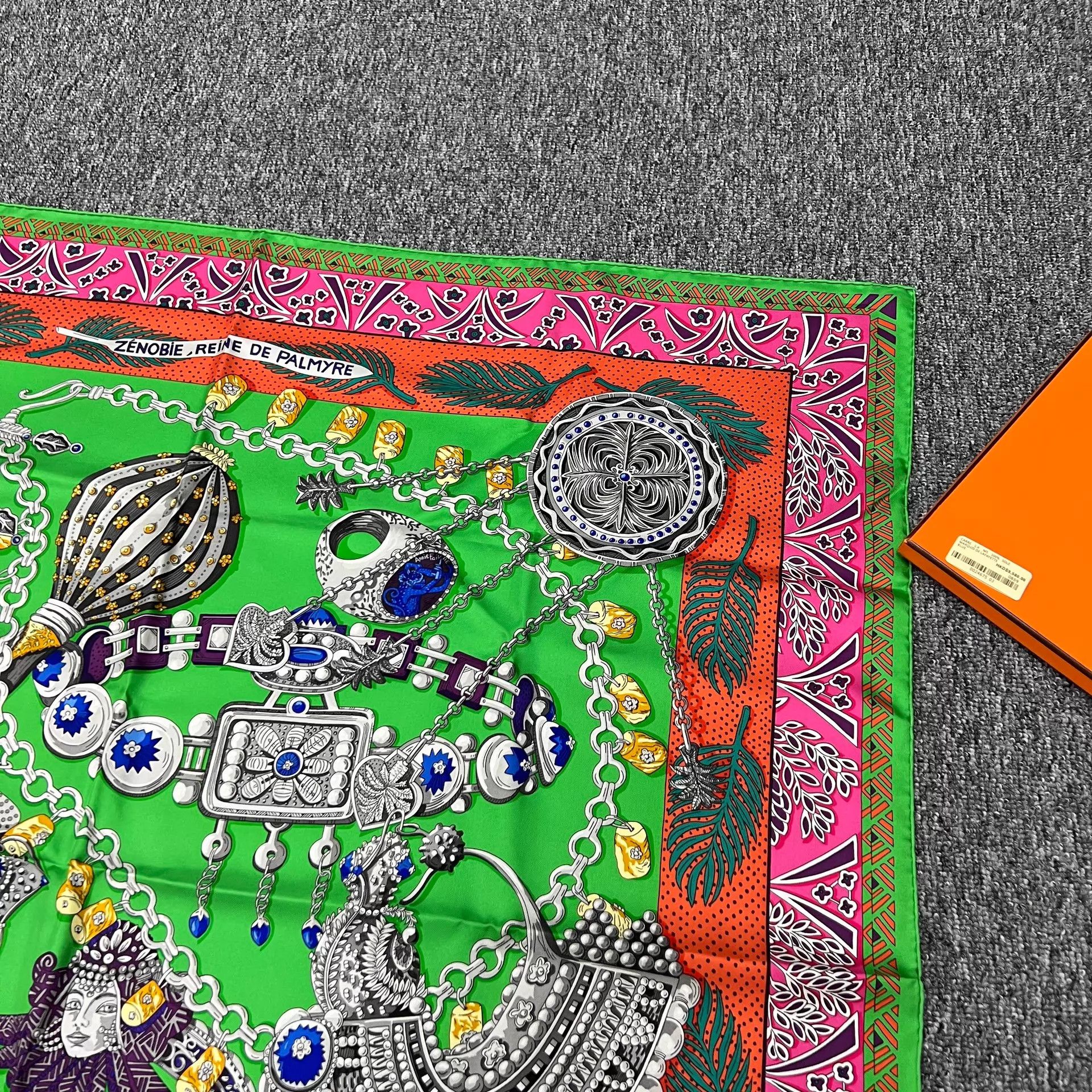 Hermes HERMES Queen's Scepter Jeweled Green Silk Scarf 90x90 BNIB Size ONE SIZE - 4 Thumbnail