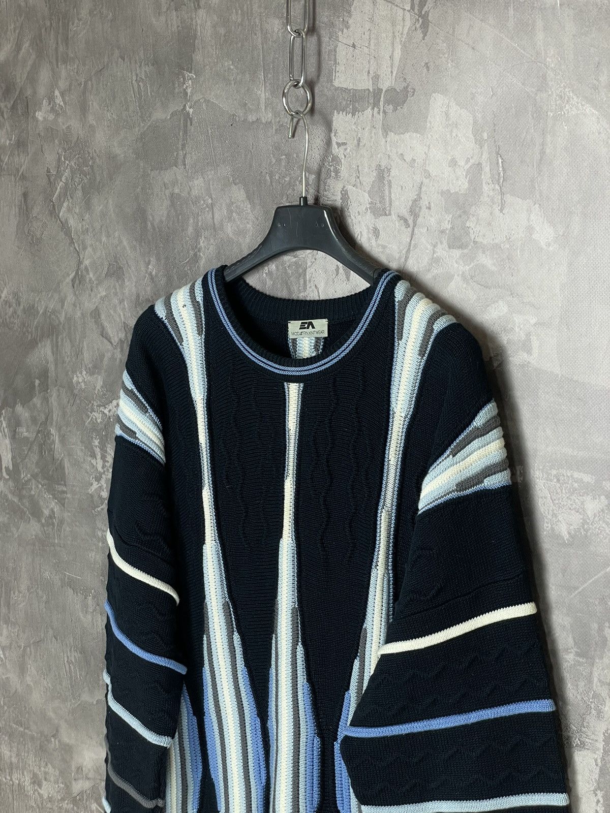 Vintage Vintage Coogi Style Multicolour Embroidered Knit Sweater Size US L / EU 52-54 / 3 - 7 Thumbnail