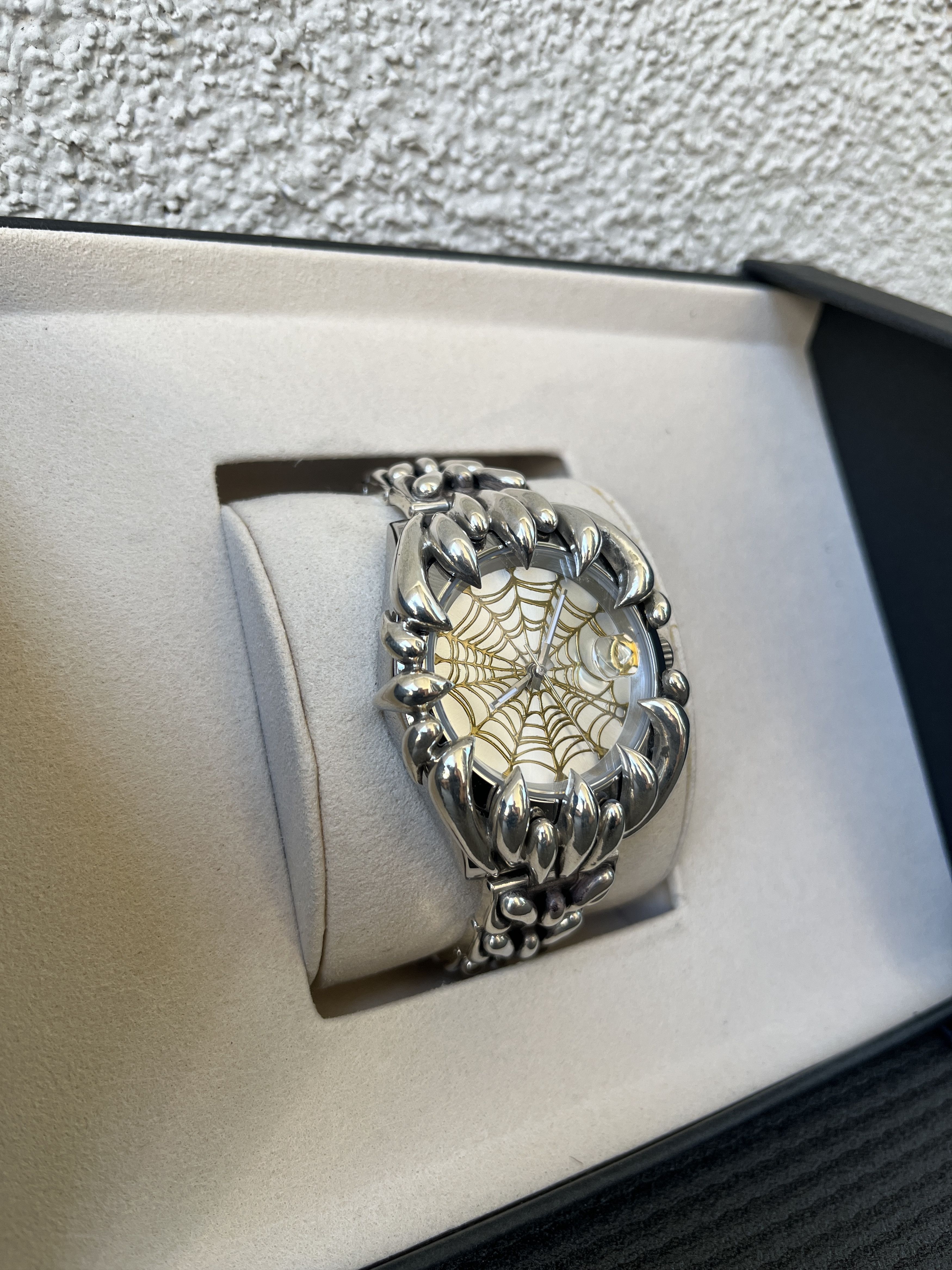 Alabaster Industries Alabaster Industries Golden Web Spider Stainless Steel Watch Size 40 - 3 Thumbnail