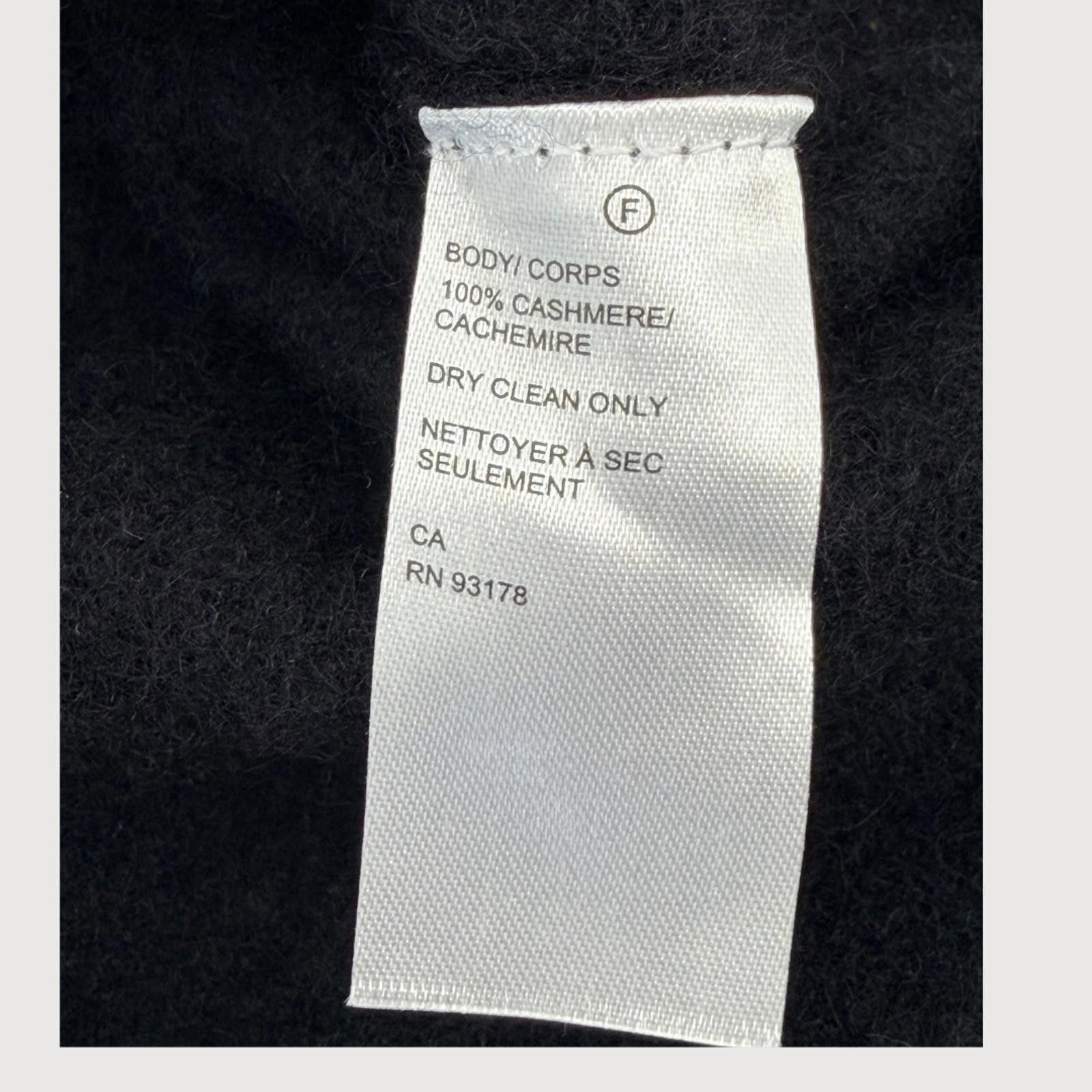 Saks Fifth Avenue Saks Fifth Avenue Sweater Cashmere V-Neck Black S Size S / US 4 / IT 40 - 5 Thumbnail