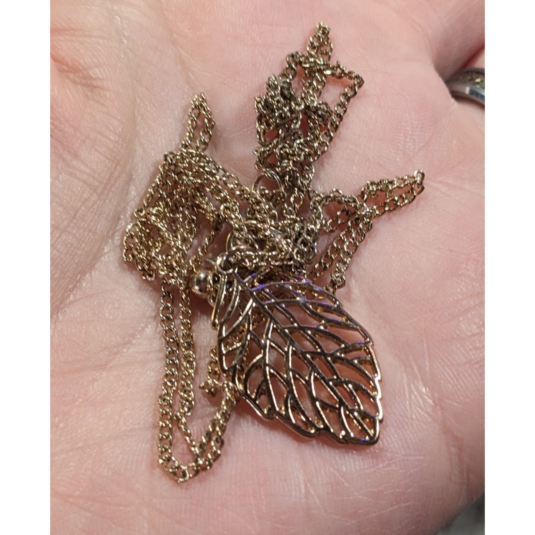 Other Nature Inspired Gold Tone Leaf Pendant Necklace Size ONE SIZE - 3 Thumbnail