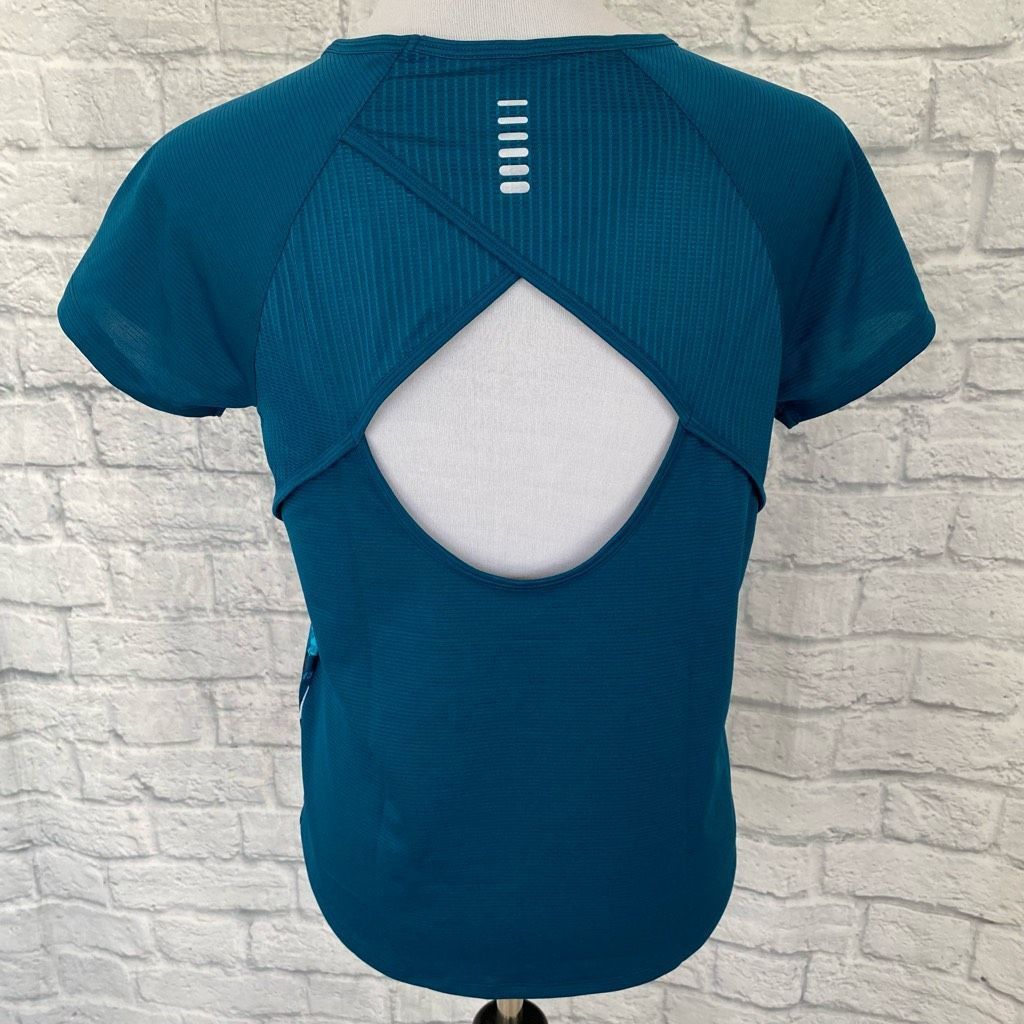 Under Armour Under armour women M fitted heat gear athletic top w/cutout Size M / US 6-8 / IT 42-44 - 8 Thumbnail