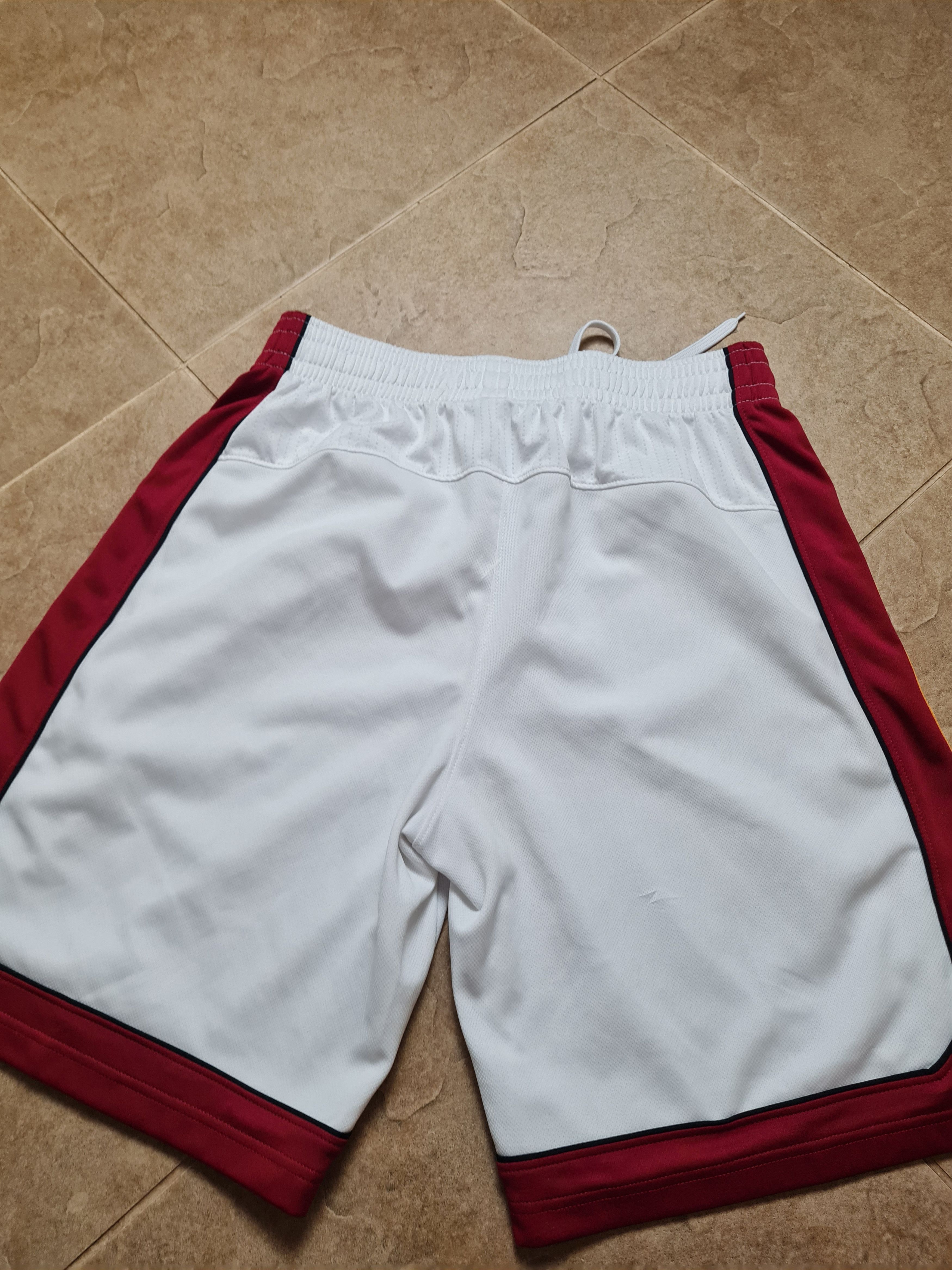 Adidas Vintage Rare Shorts Adidas Miami Heat Game NBA White Size L Size US 32 / EU 48 - 14 Thumbnail
