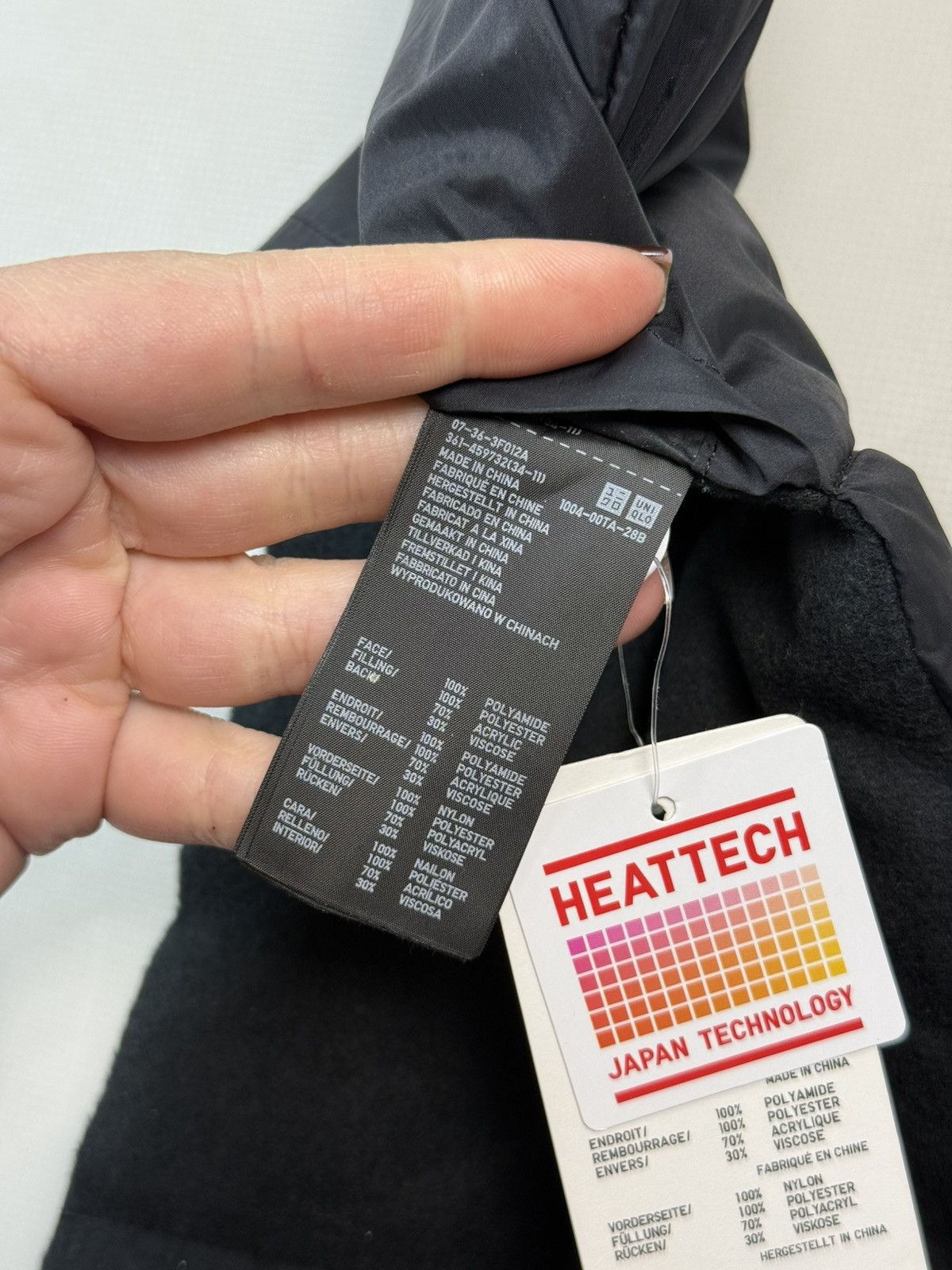 Uniqlo BNWT! Uniqlo Heattech Lined Padded Scarf Size 98X15 Cm Black Size ONE SIZE - 8 Thumbnail