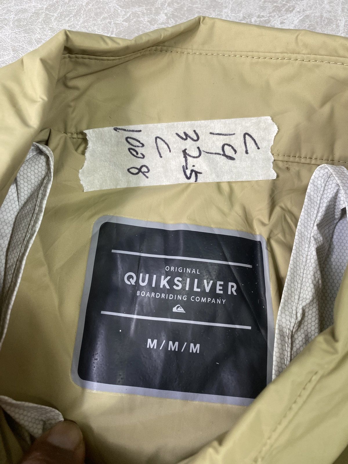 Quiksilver Quiksilver sweater size m pit 19 Size US M / EU 48-50 / 2 - 4 Thumbnail