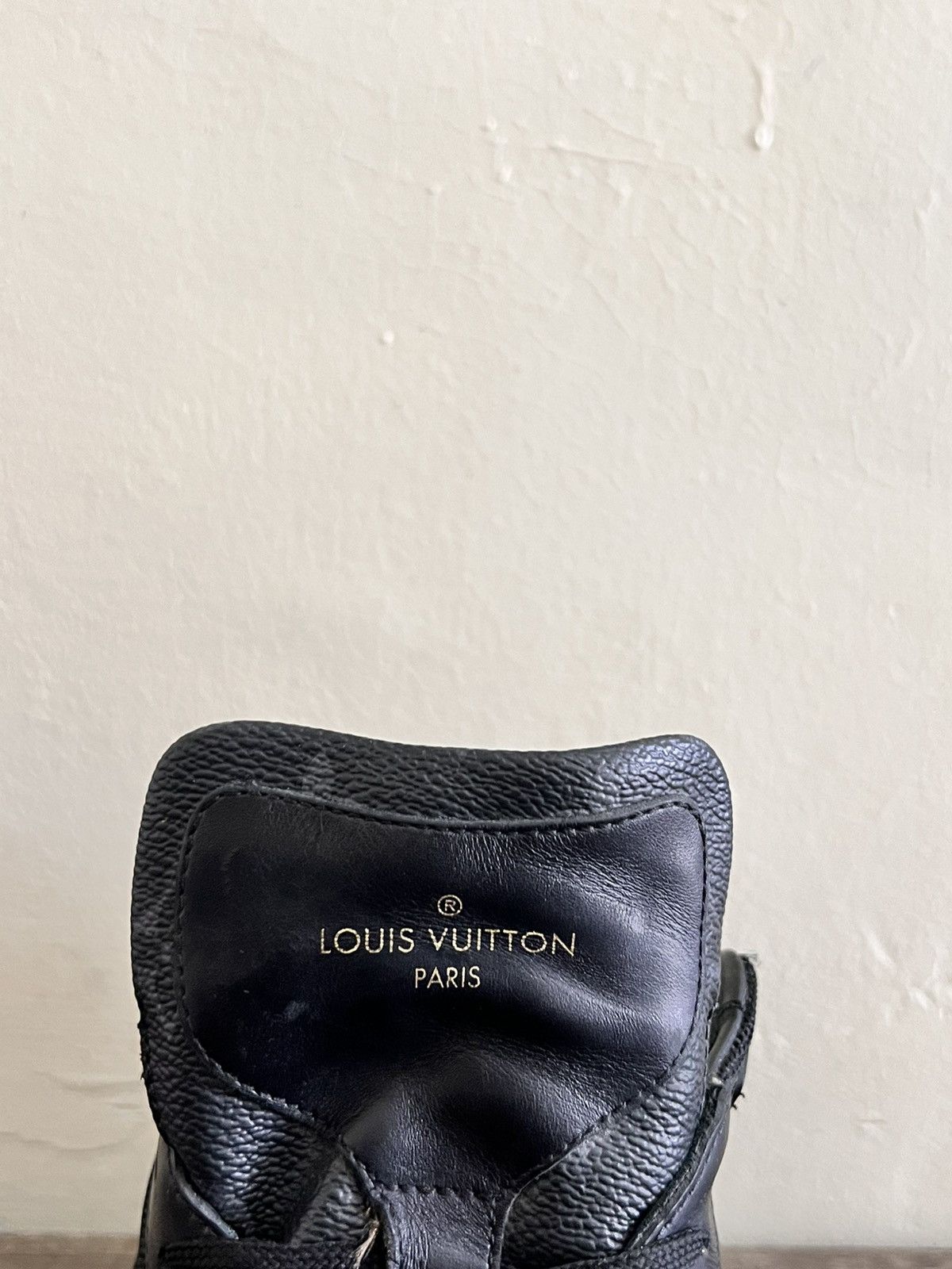 Louis Vuitton Run Away Sneakers - Black / White Size US 10.5 / EU 43-44 - 7 Thumbnail