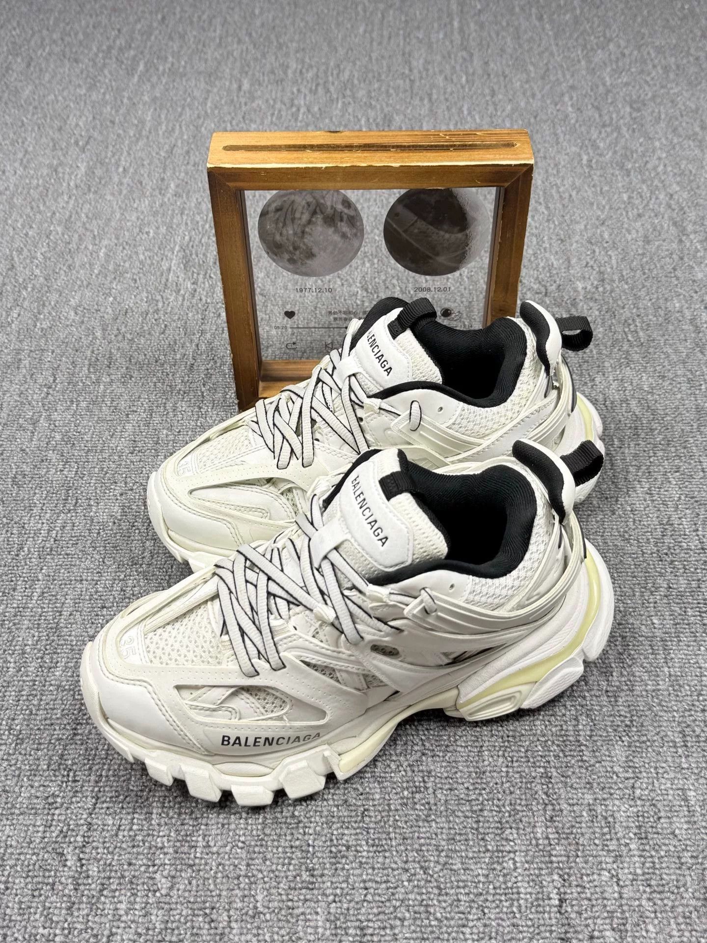 Balenciaga Balenciaga White Lowtop Sneakers it_35 Women Size US 5 / IT 35 - 1 Thumbnail