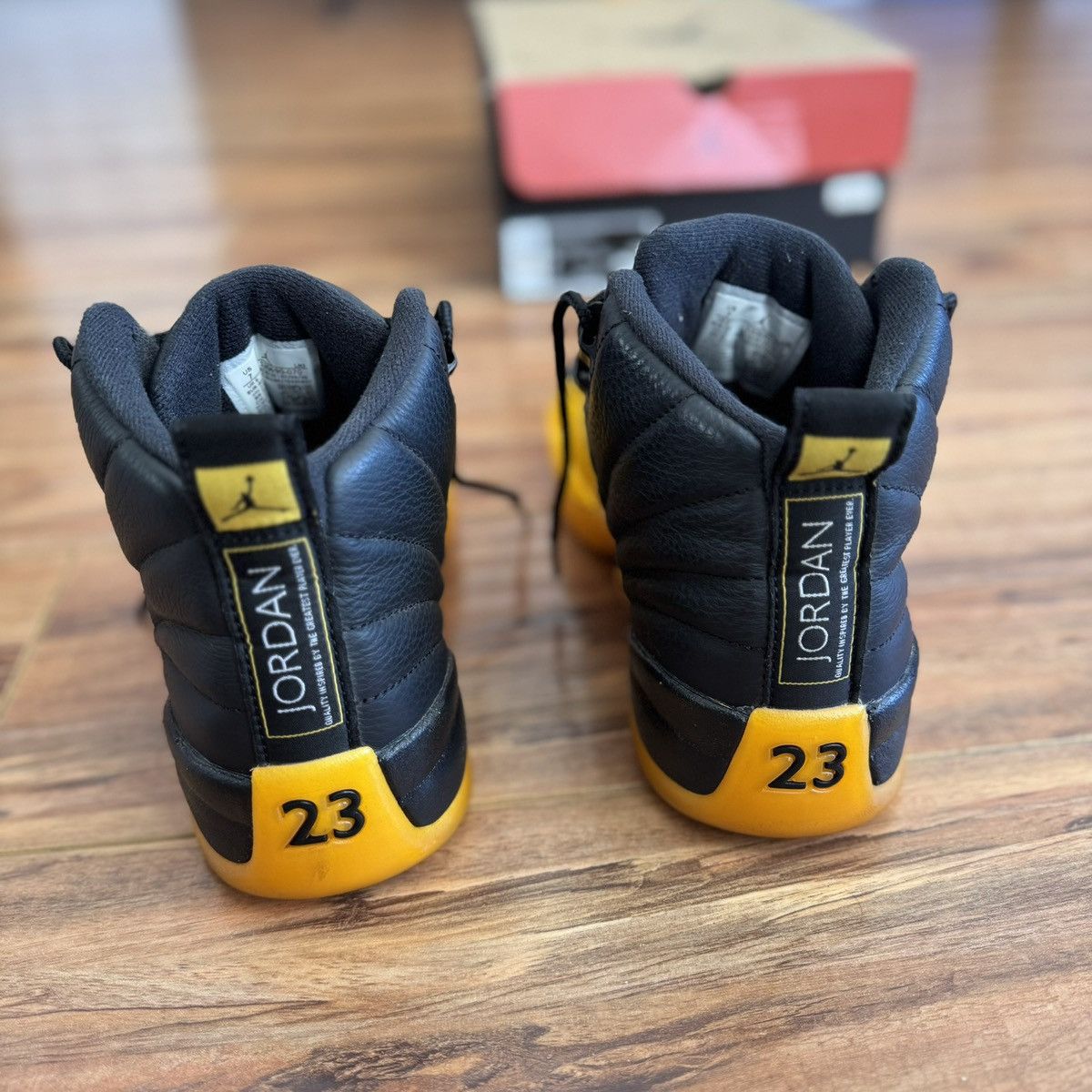 Jordan Brand Jordan 12 Retro black yellow basketball shoes Size 7 Size US 7 / EU 40 - 4 Thumbnail