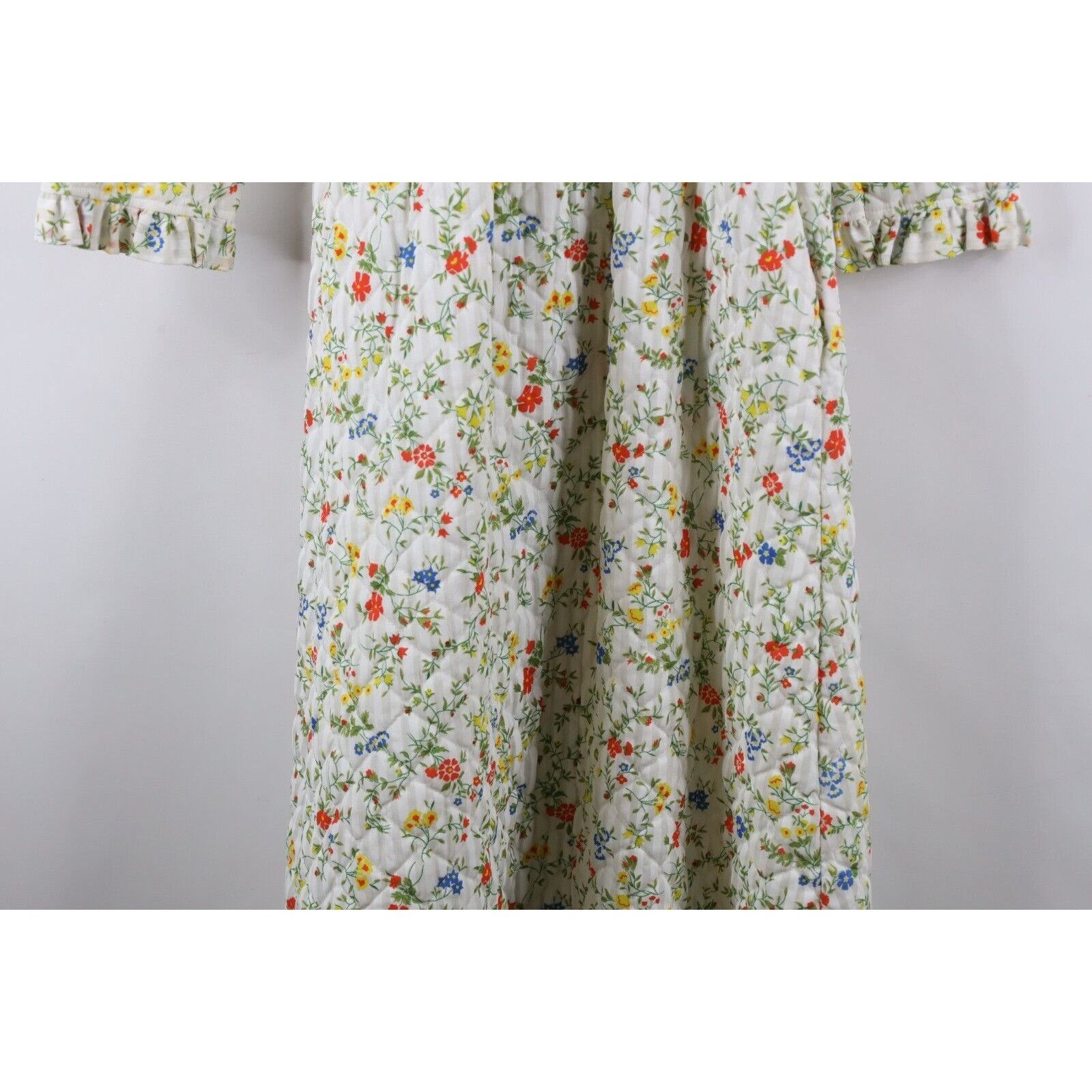 Vintage Vintage 90s Country Primitive Prairie Quilted Flower Robe Size ONE SIZE - 19 Thumbnail