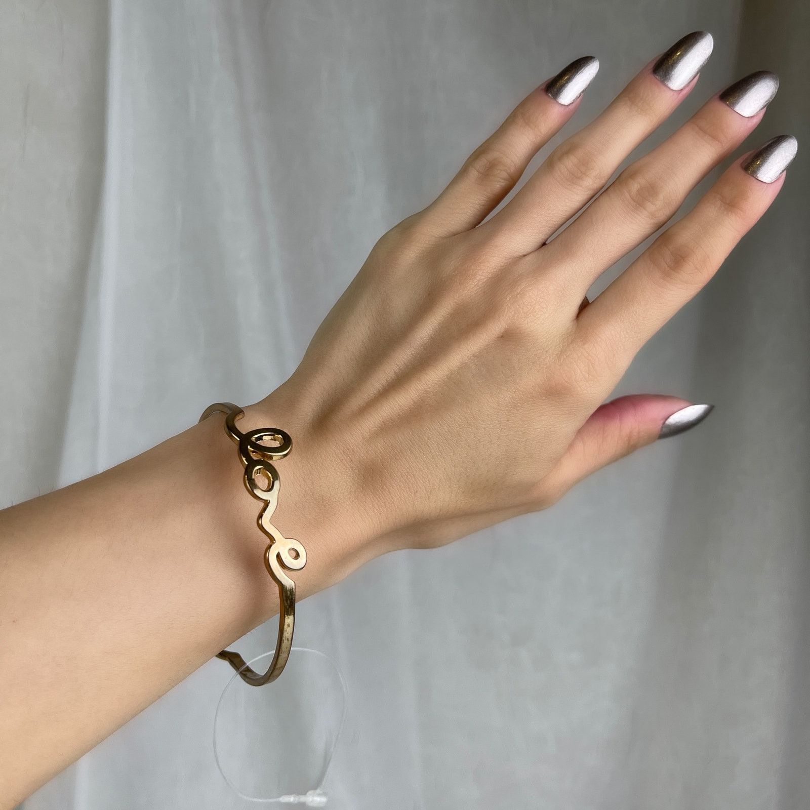 Other Dainty Gold LOVE Bangle Bracelet Minimalist Romantic NWOT Size ONE SIZE - 2 Thumbnail