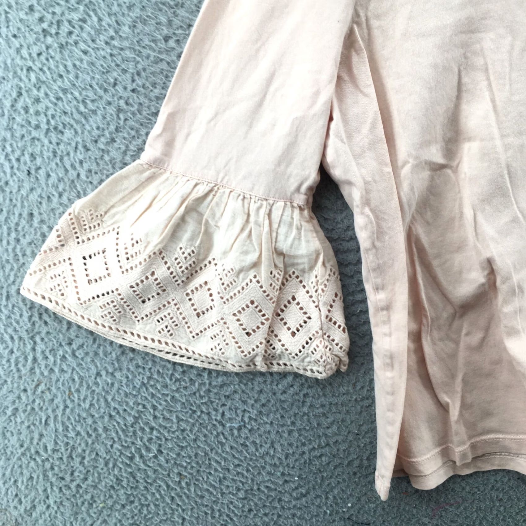 Banana Republic Banana Republic Blouse Top Womens Petite M Pink Cotton Eyelet Lace Bell Sleeve shirt Size M / US 6-8 / IT 42-44 - 5 Thumbnail