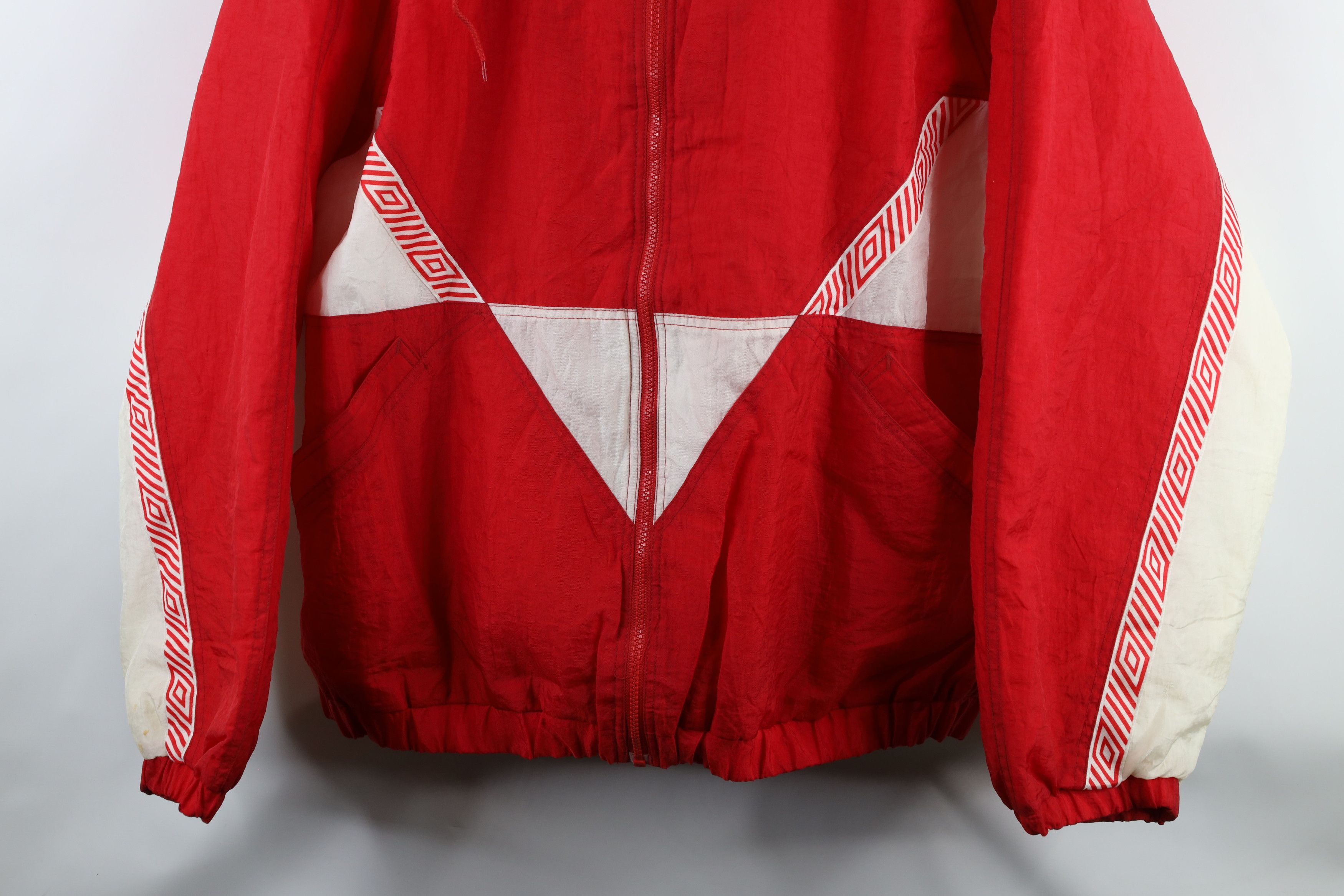 Umbro × Vintage Vintage 90s Umbro Taped Logo Soccer Hooded Puffer Jacket Red Size US XL / EU 56 / 4 - 3 Thumbnail