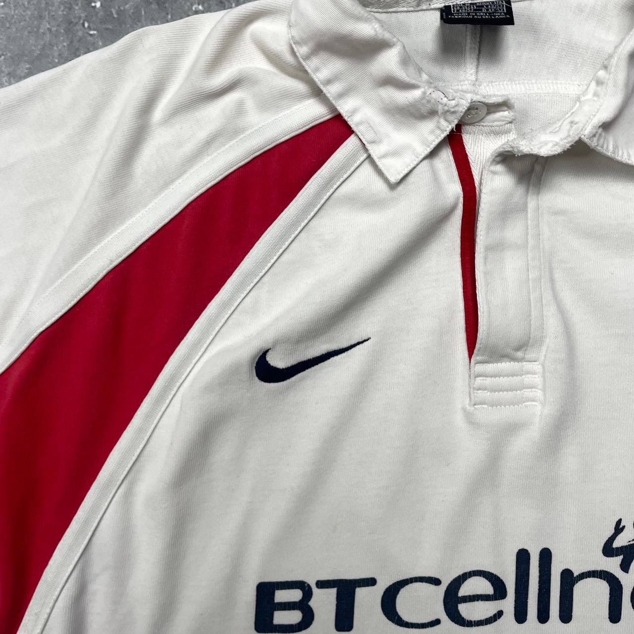 Vintage Vintage 2001 Nike England Rugby Union Thrashed LS Shirt M Size US M / EU 48-50 / 2 - 5 Thumbnail