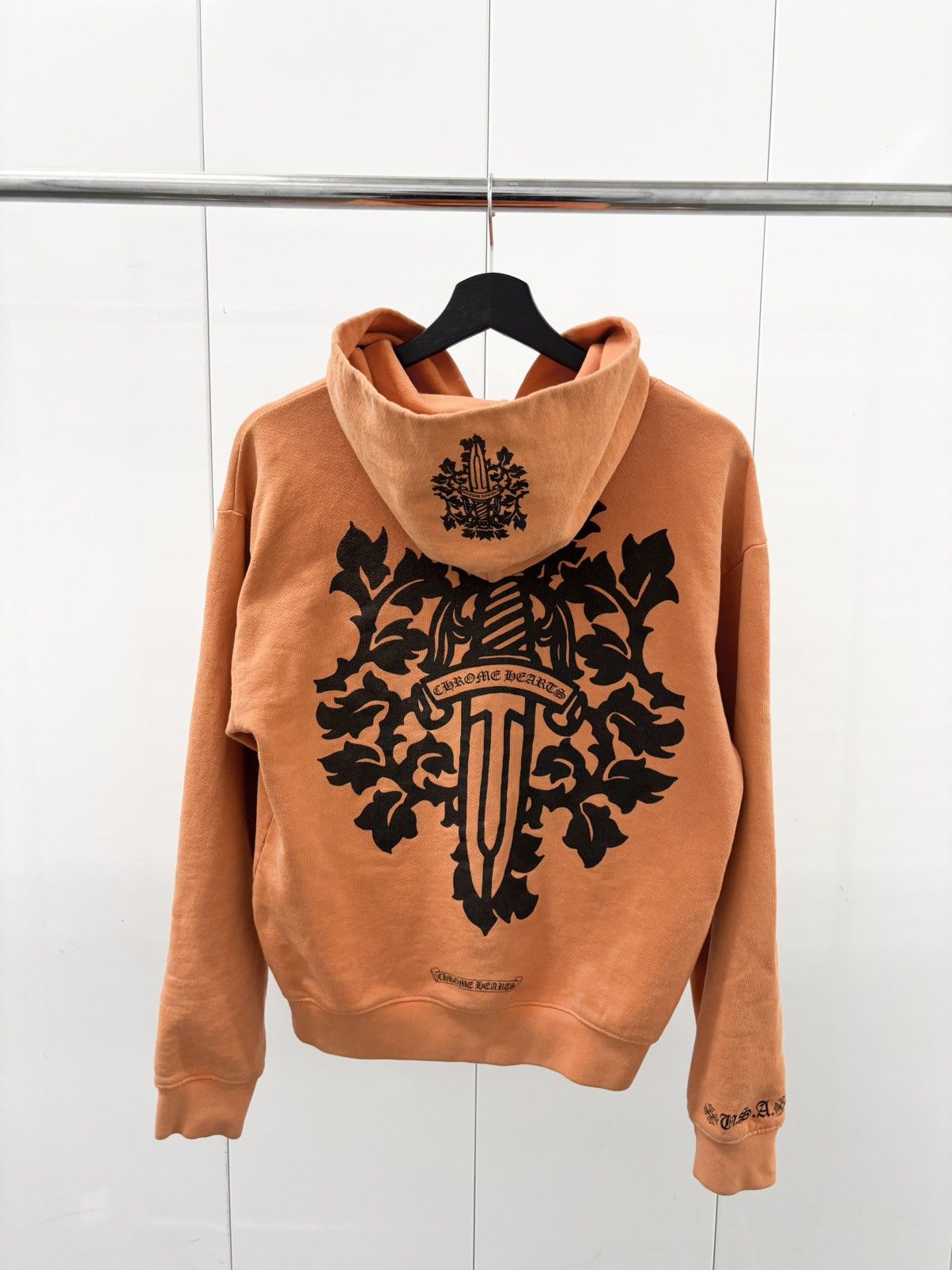 CHROME HEARTS VINE DAGGER CREWNECK オレンジ Chrome Hearts Vine Dagger Crewneck Orange – Endless Supply