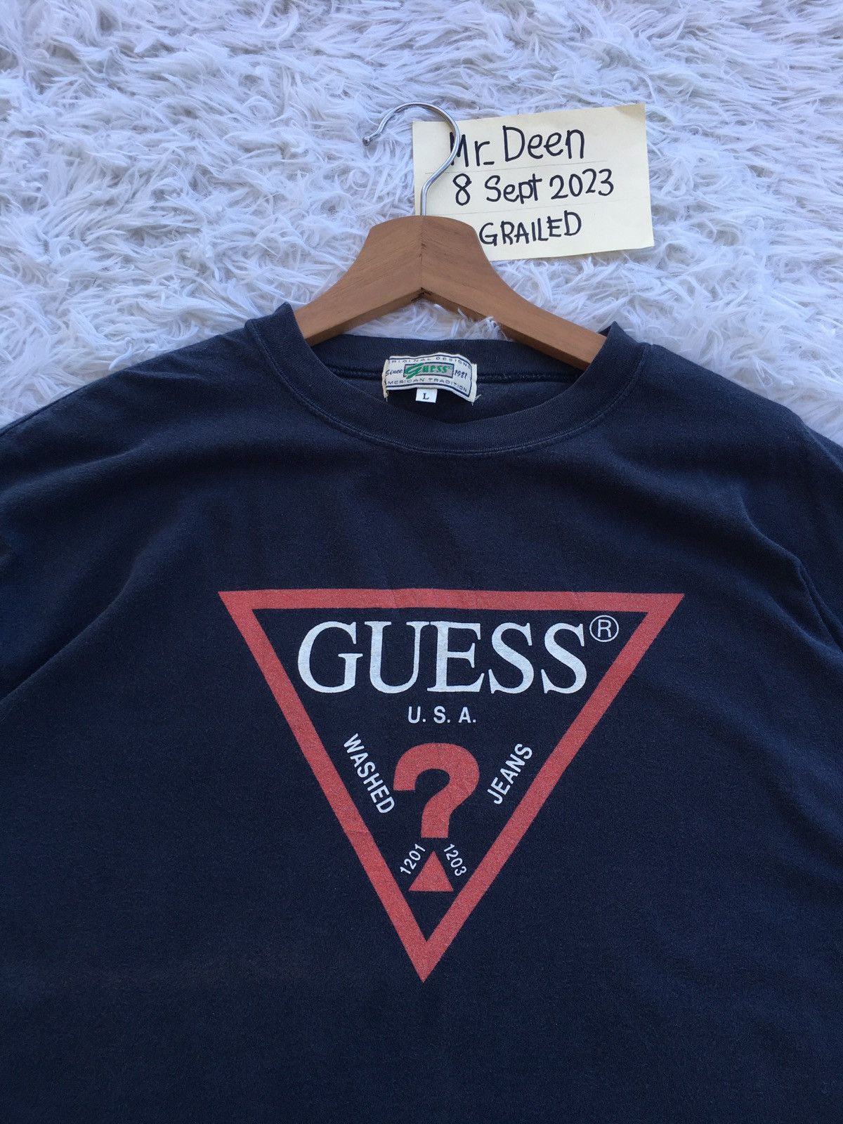 Guess Rare Vintage 90s Guess Big Logo Tshirt Size US L / EU 52-54 / 3 - 10 Thumbnail