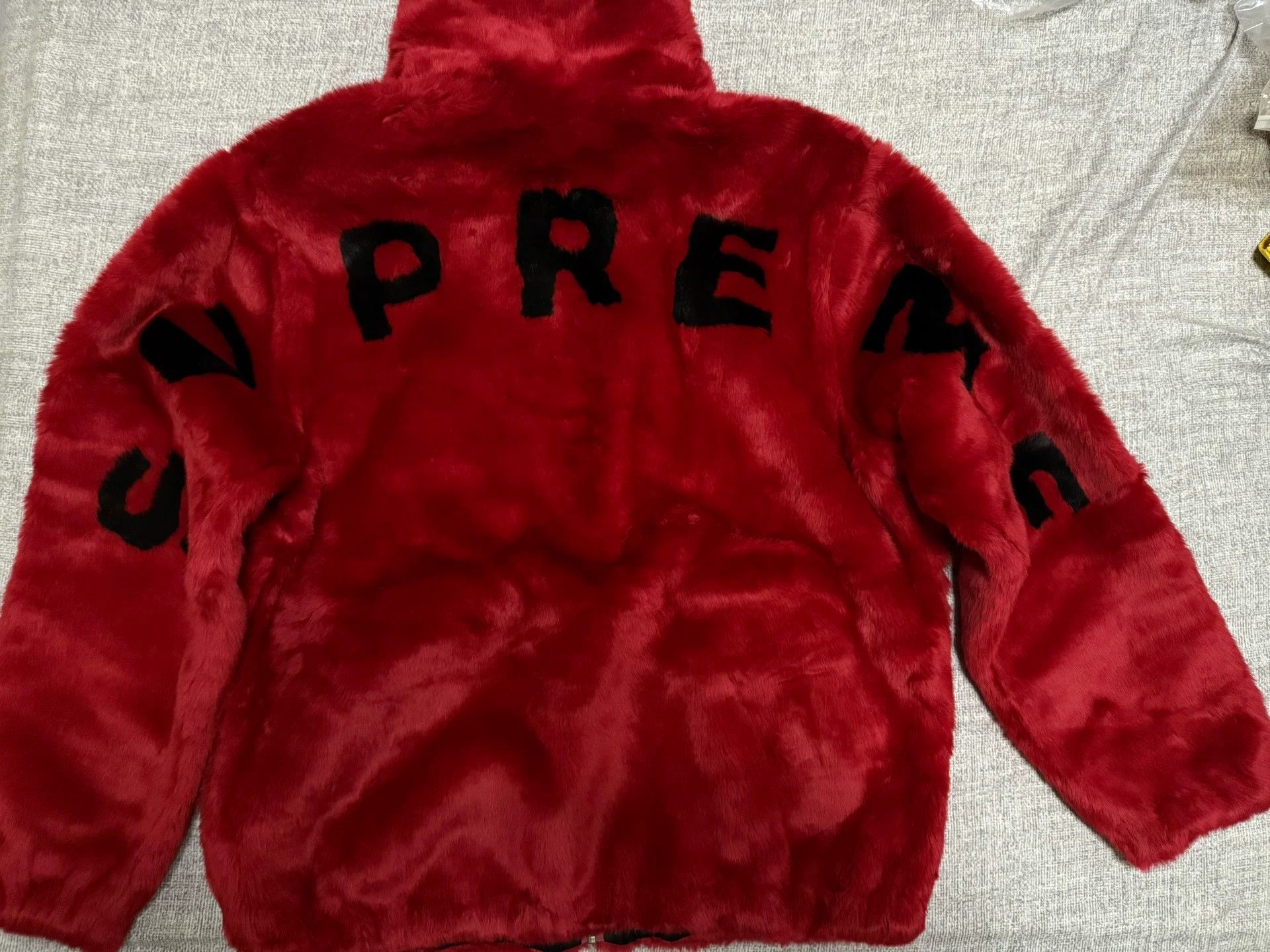 Supreme Supreme 17SS Faux Fur Bomber L Back Big Logo New Rare Size US L / EU 52-54 / 3 - 1 Thumbnail