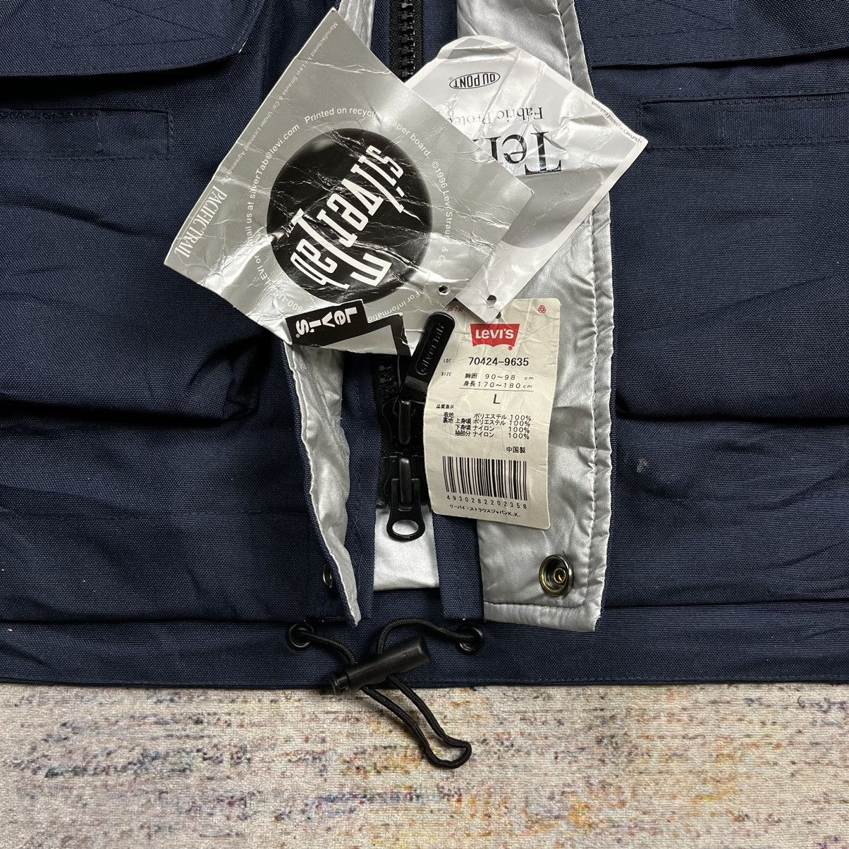Band Tees × Levi's 90s Vintage 1999 Jamiroquai x Levi’s Technical Cargo Jacket Size US L / EU 52-54 / 3 - 13 Thumbnail