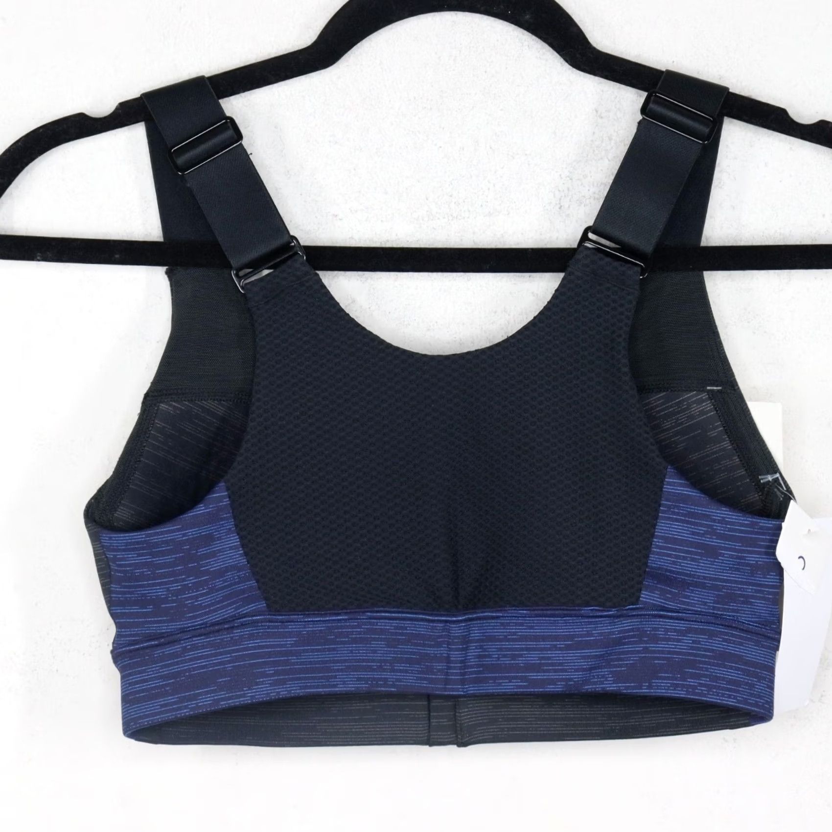 Outdoor Voices Outdoor Voices Sports Bra Womens XS Black Front Zip Medium Support Activewear Breathing Compression Stretch Nylon Blend Bra Women’s XS Sports Nike? Size ONE SIZE - 6 Thumbnail