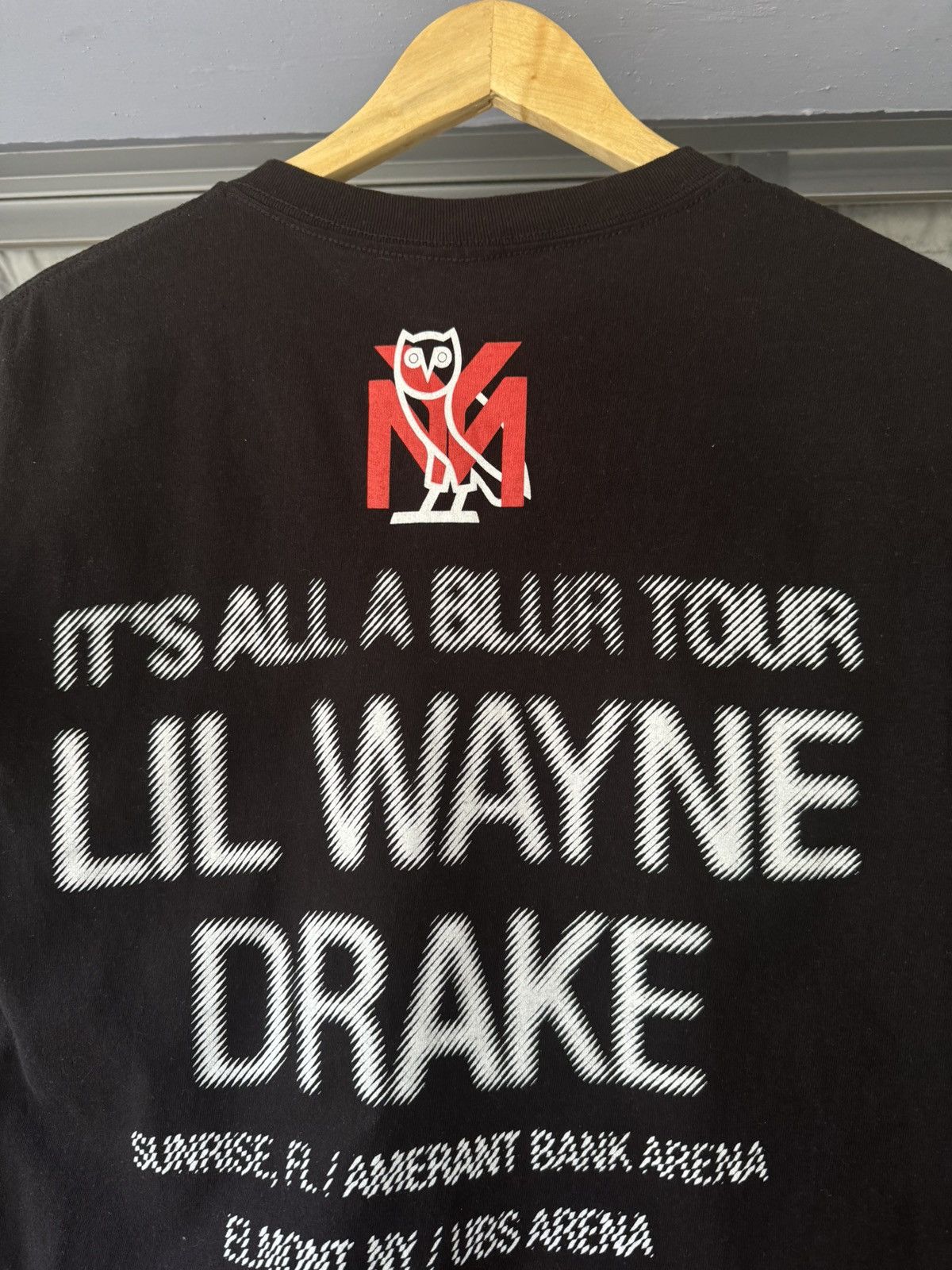 October's Very Own Drake x Young Money & Lil Wayne It’s all a Blur tour shirt Size US S / EU 44-46 / 1 - 8 Thumbnail