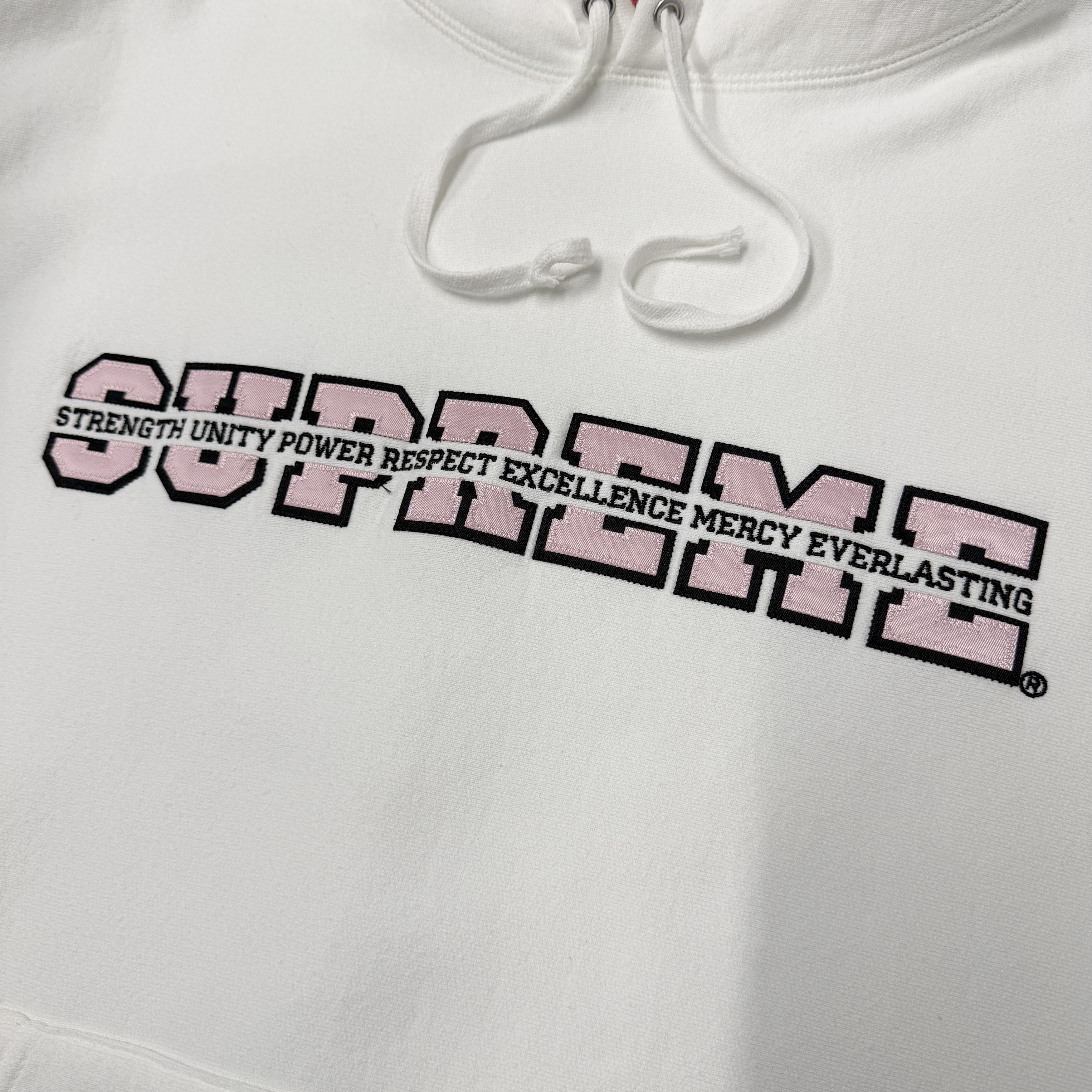 Supreme Supreme Collegiate Acronym Hoodie In White RRP £300 Size US M / EU 48-50 / 2 - 2 Thumbnail